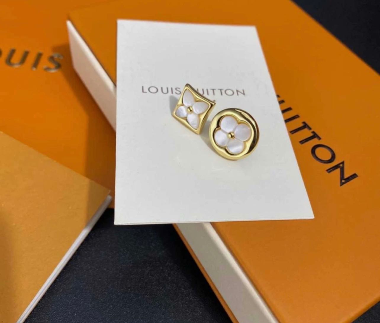 ต่างหู lv งานท้อป สวยมากกกกก