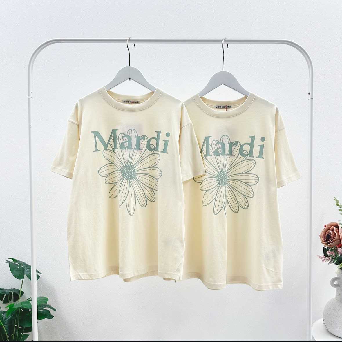 พร้อมส่ง Mardi Flower T-shirt (Green)