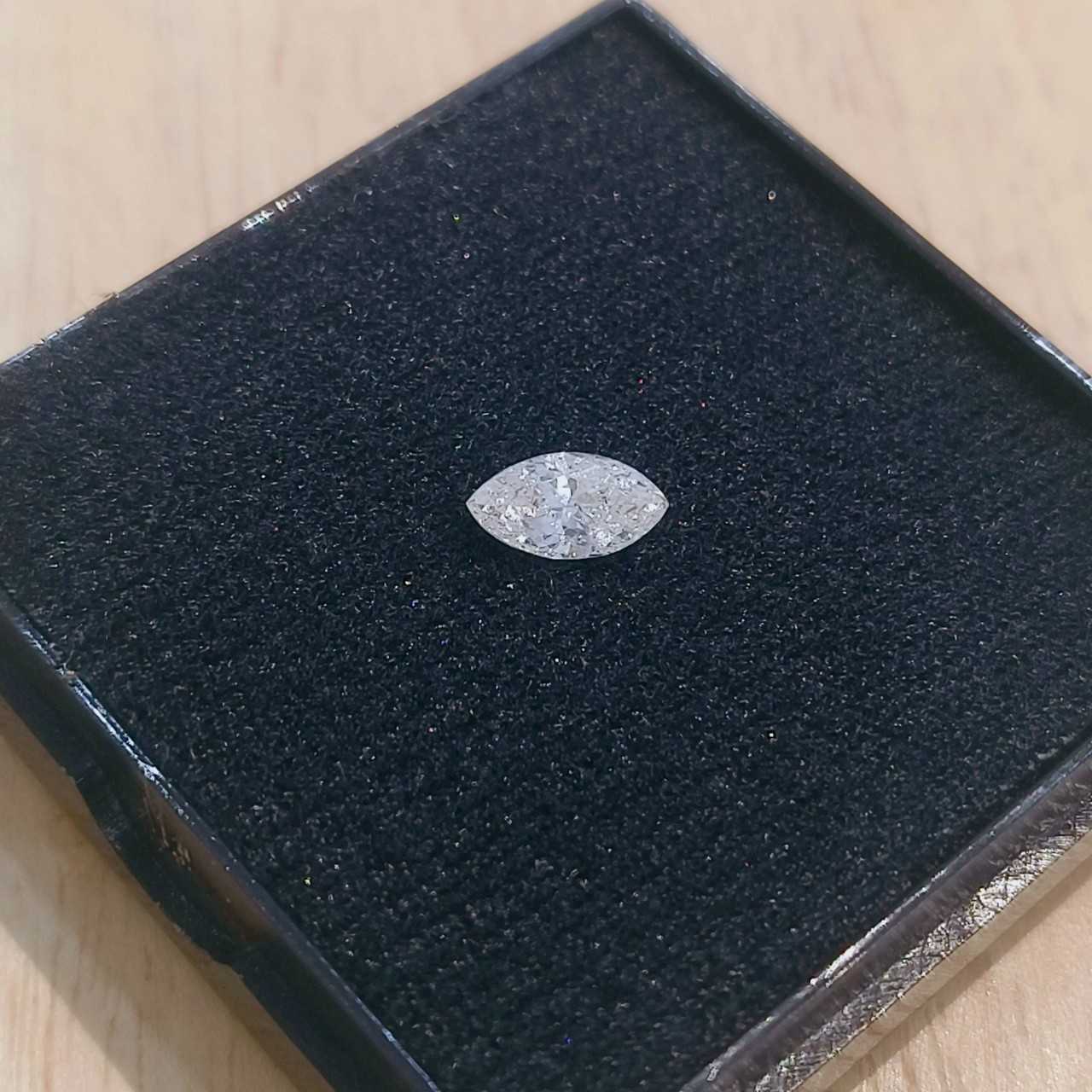 เพชรร่วง 1.01ct