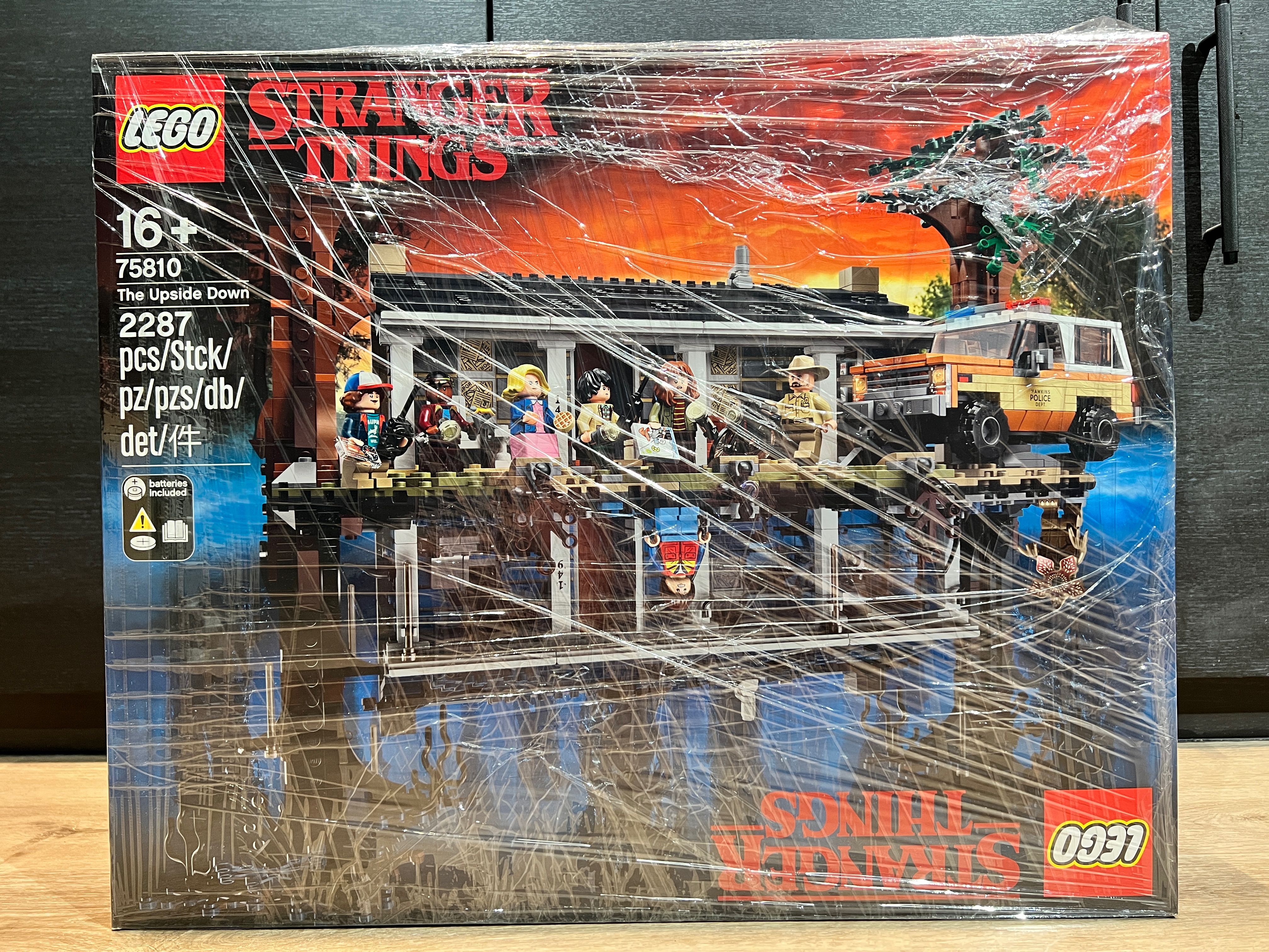 LEGO 75810 The Upside Down (Stranger Things)