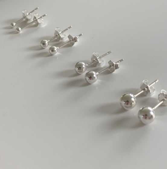 A.piece  ต่างหูเงินแท้ [all silver 925] Dot earrings (275)