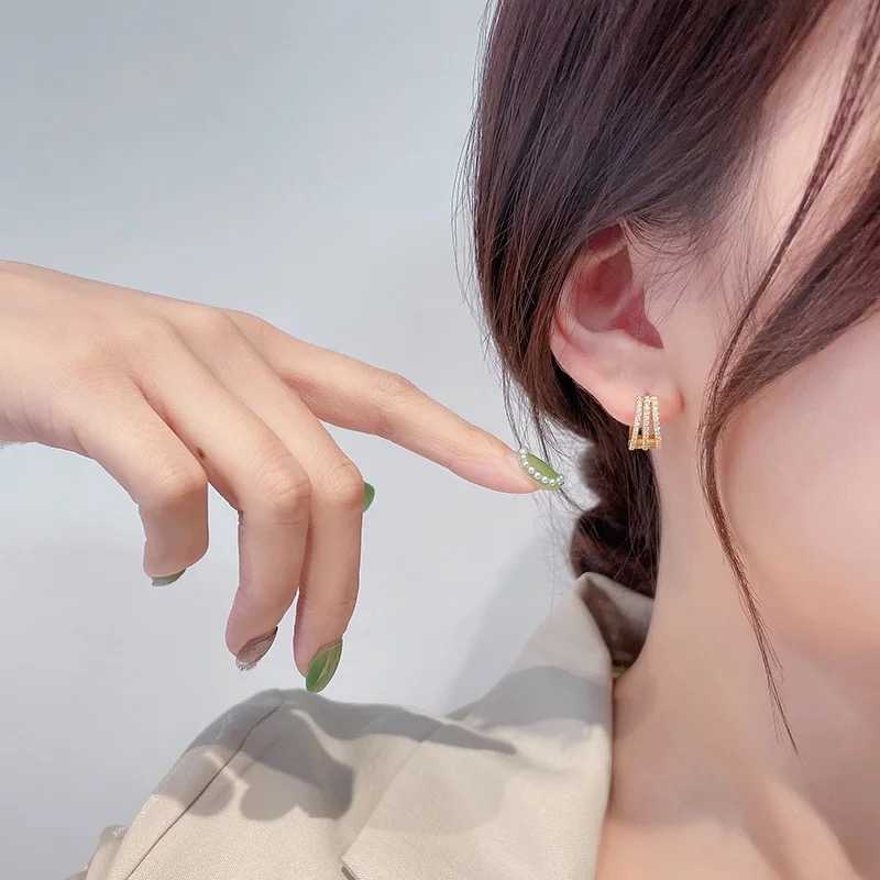 minimal style hoops
