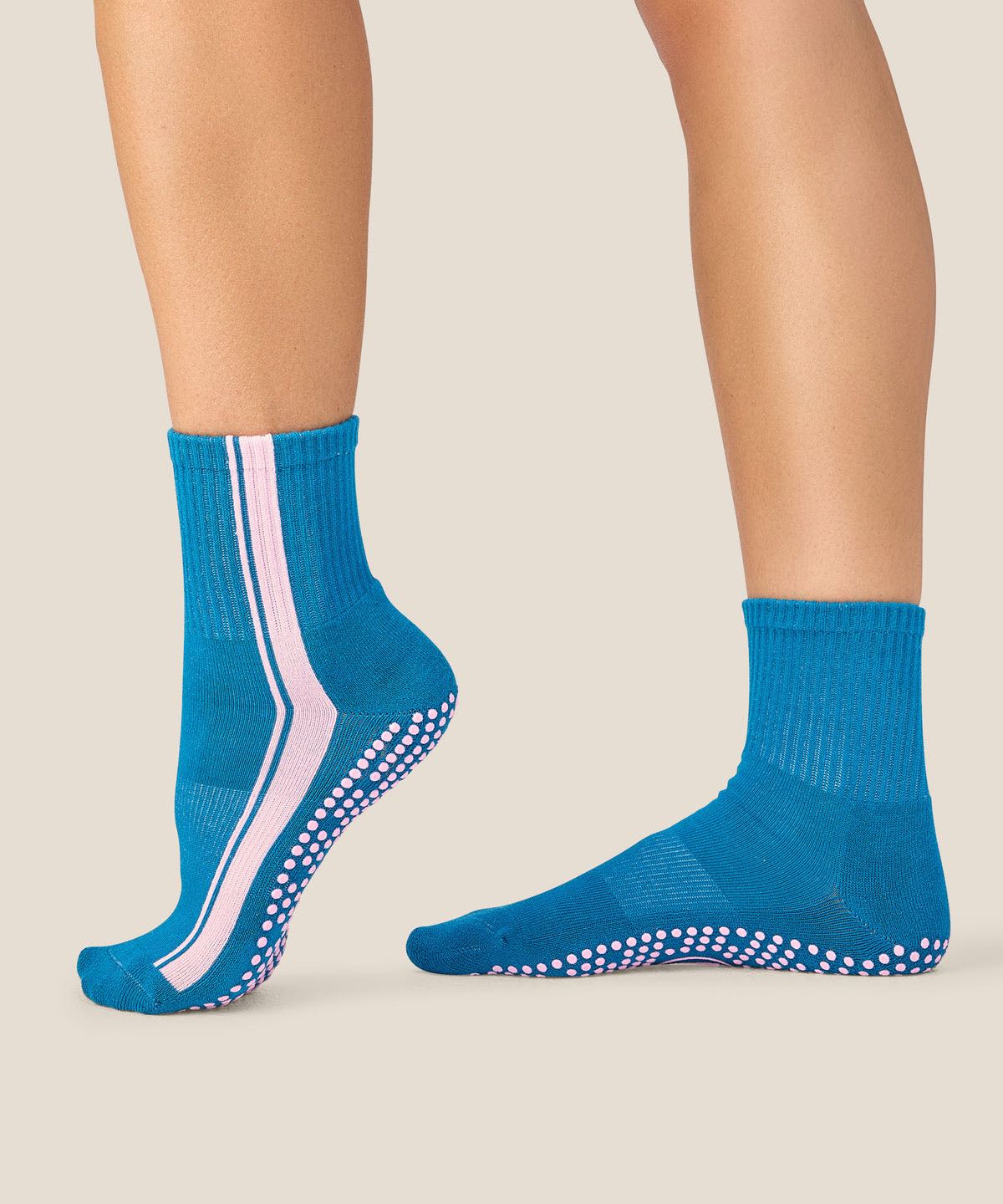 MoveActive Crew Grip Socks - Racer Ultra Blue | ถุงเท้าพิลาทิส