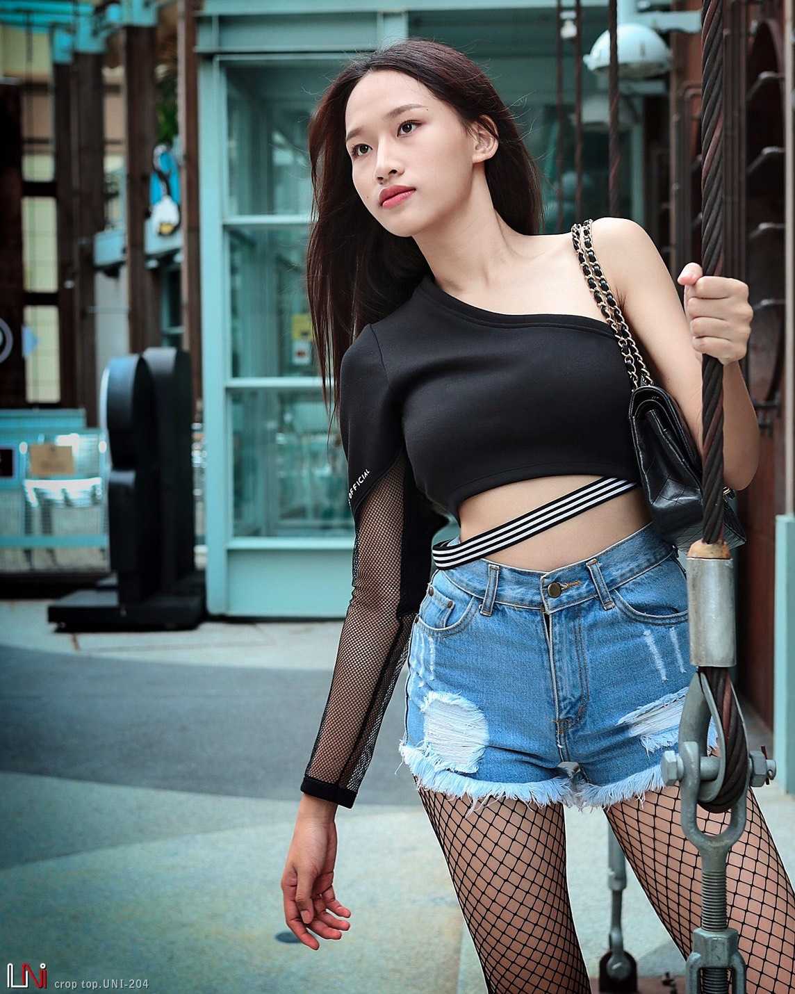 UNI-204  เสื้อครอป unique