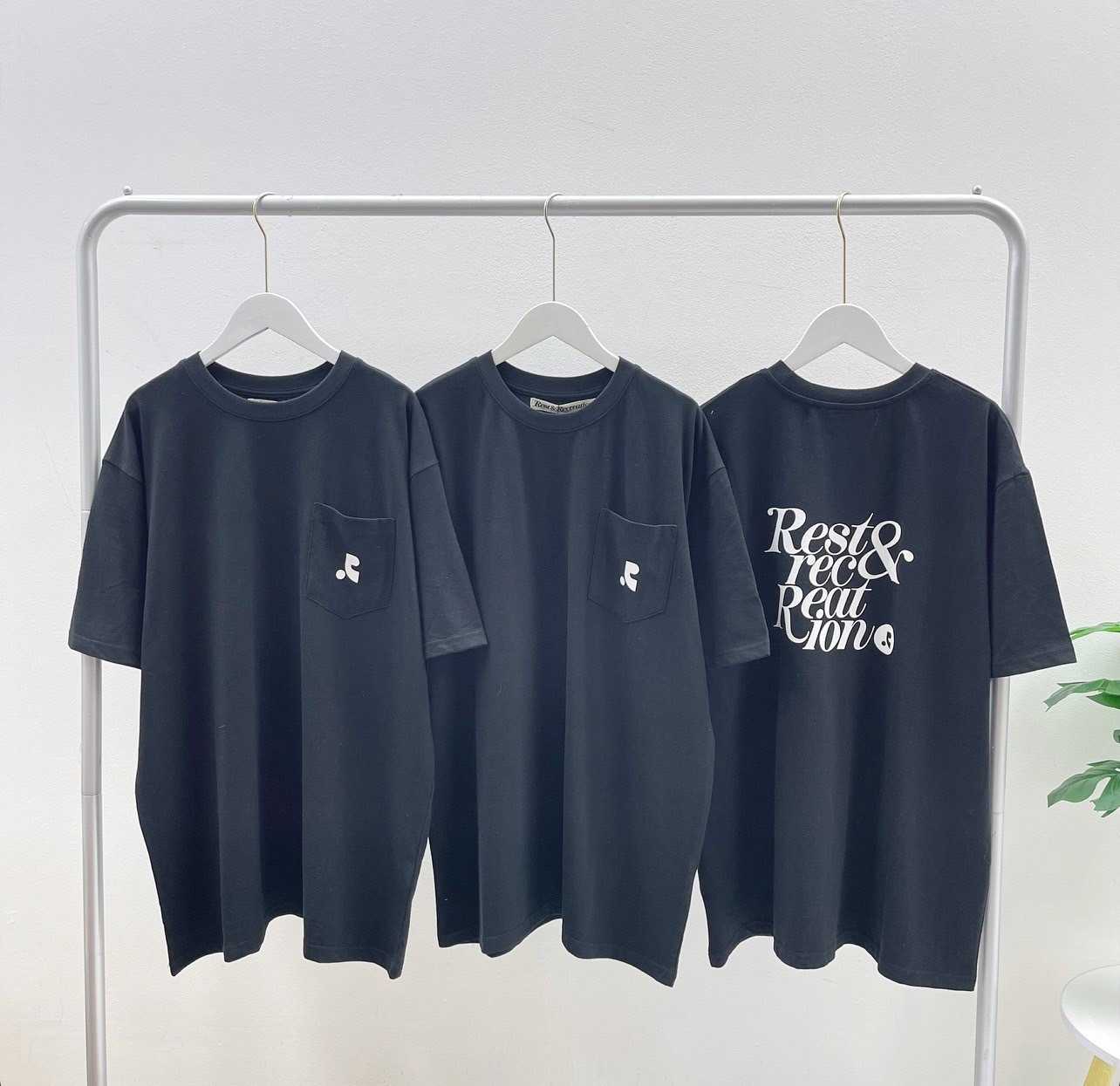 Rest & Recreation Pocket Oversize Crewneck T-Shirt (Black)