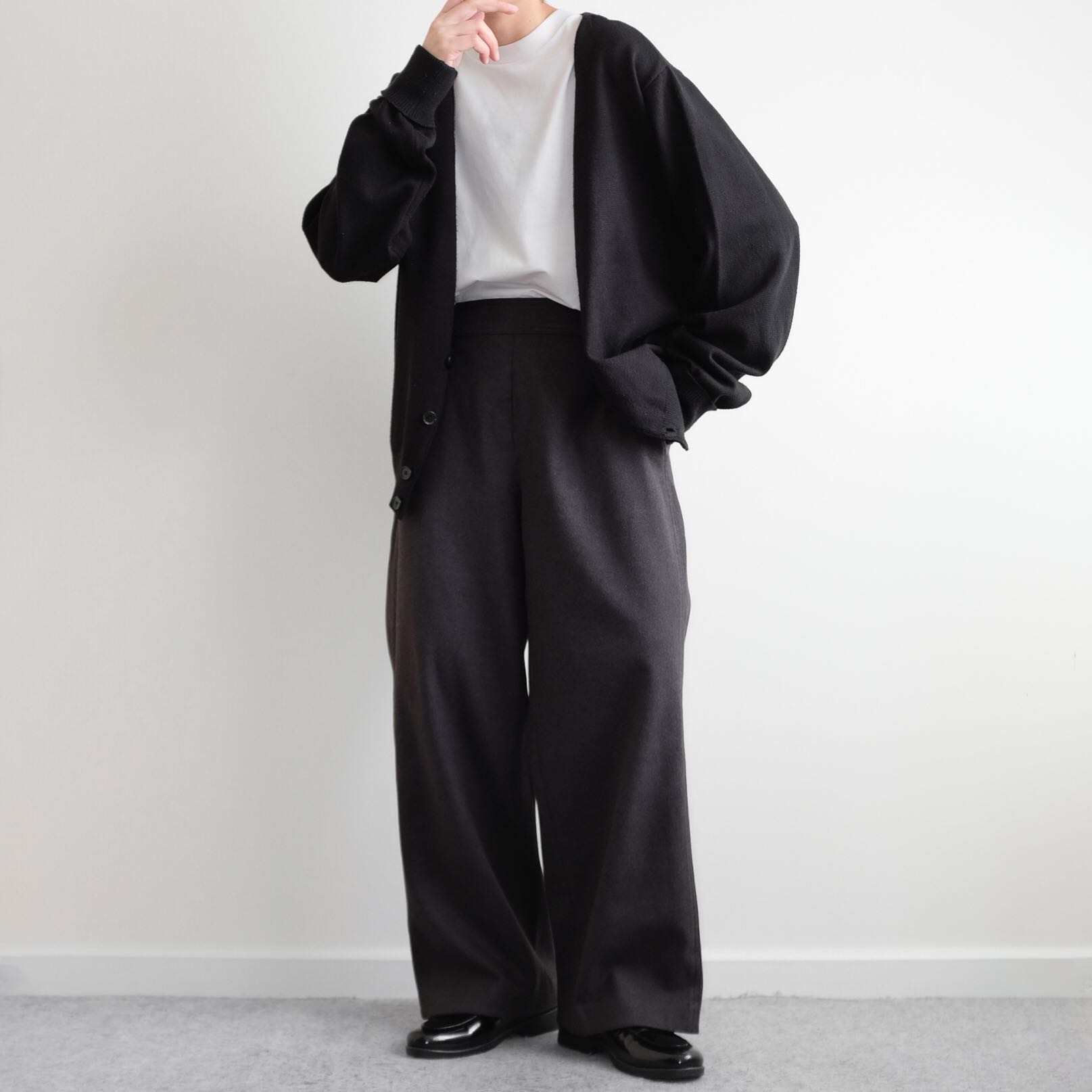 UNIQLO • Relaxed Cropped Straight Wide Leg Pants