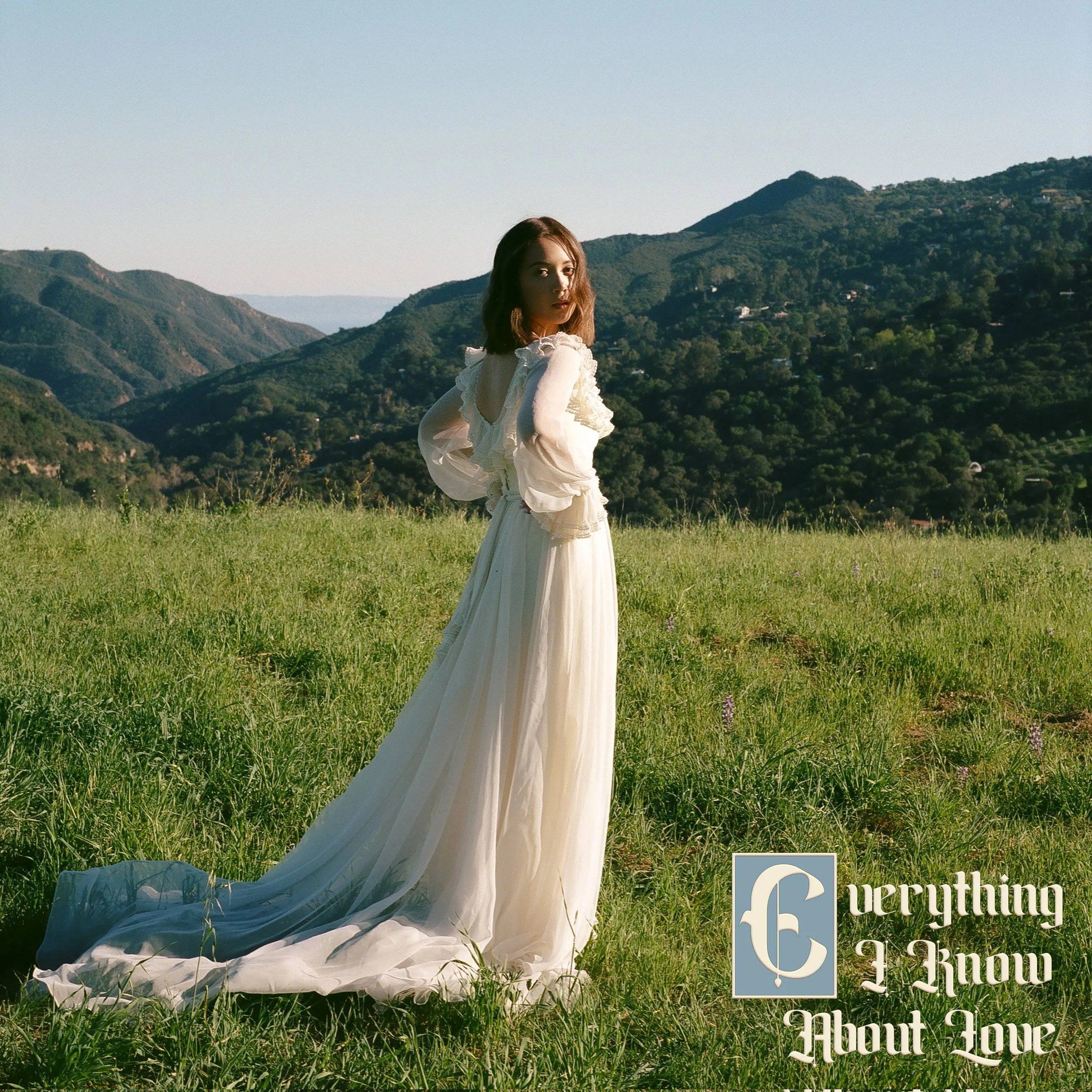 『PRE-ORDER』(Vinyl) Laufey「Everything I Know About Love」(Analog) (LP)