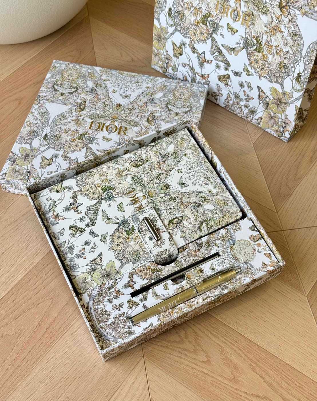 ( SALE ) DIOR BUTTERFLY STATIONARY SET 
