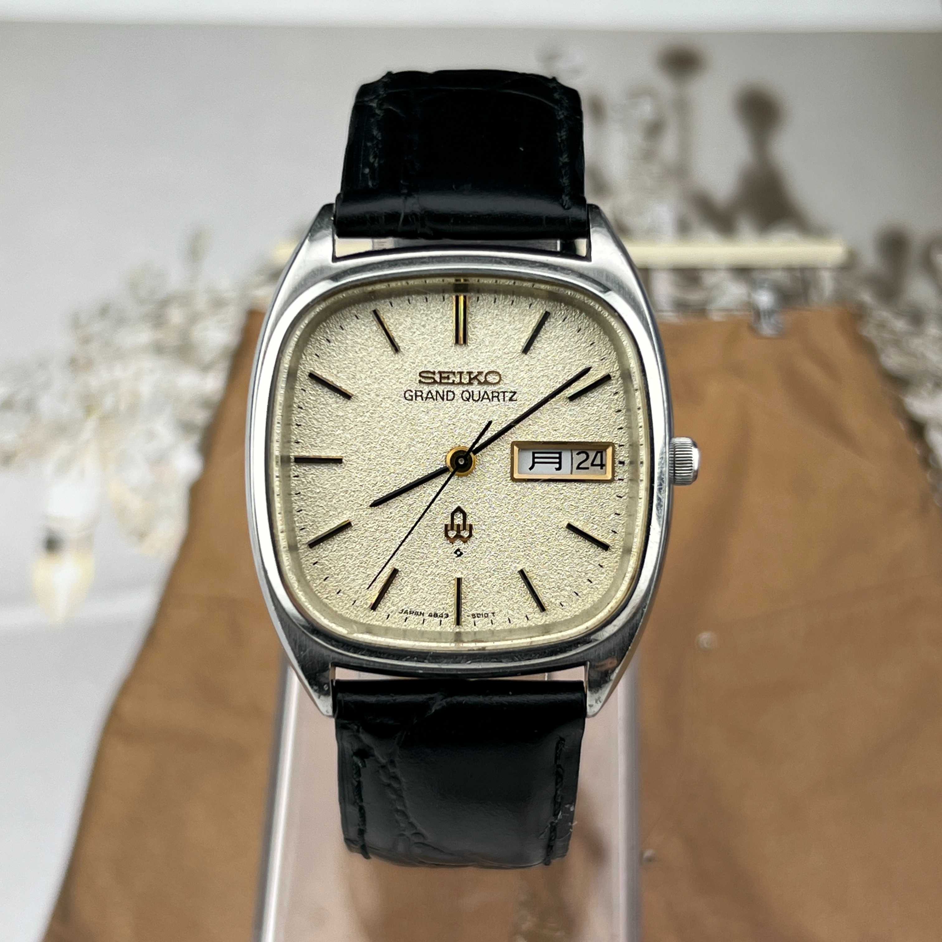 Vintage Seiko Grand Quartz Silver Dial Ref.4843-5100 Days/Date Kanji Japan 1977