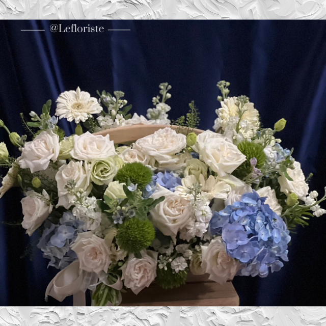 กระเช้าดอกไม้ Elegant Grace 18