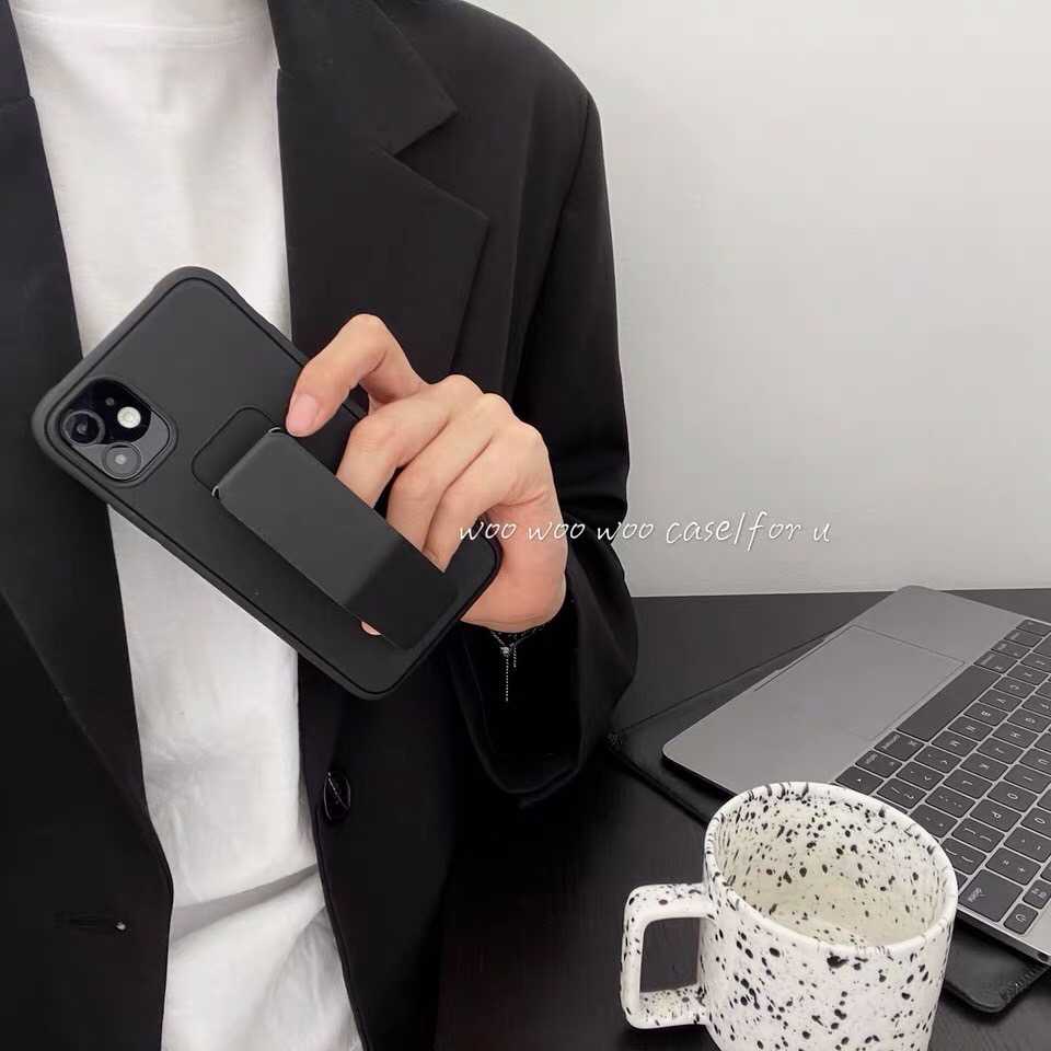♡ เคส iPhone : ซิลิโคนสีดำ+สอดมือ