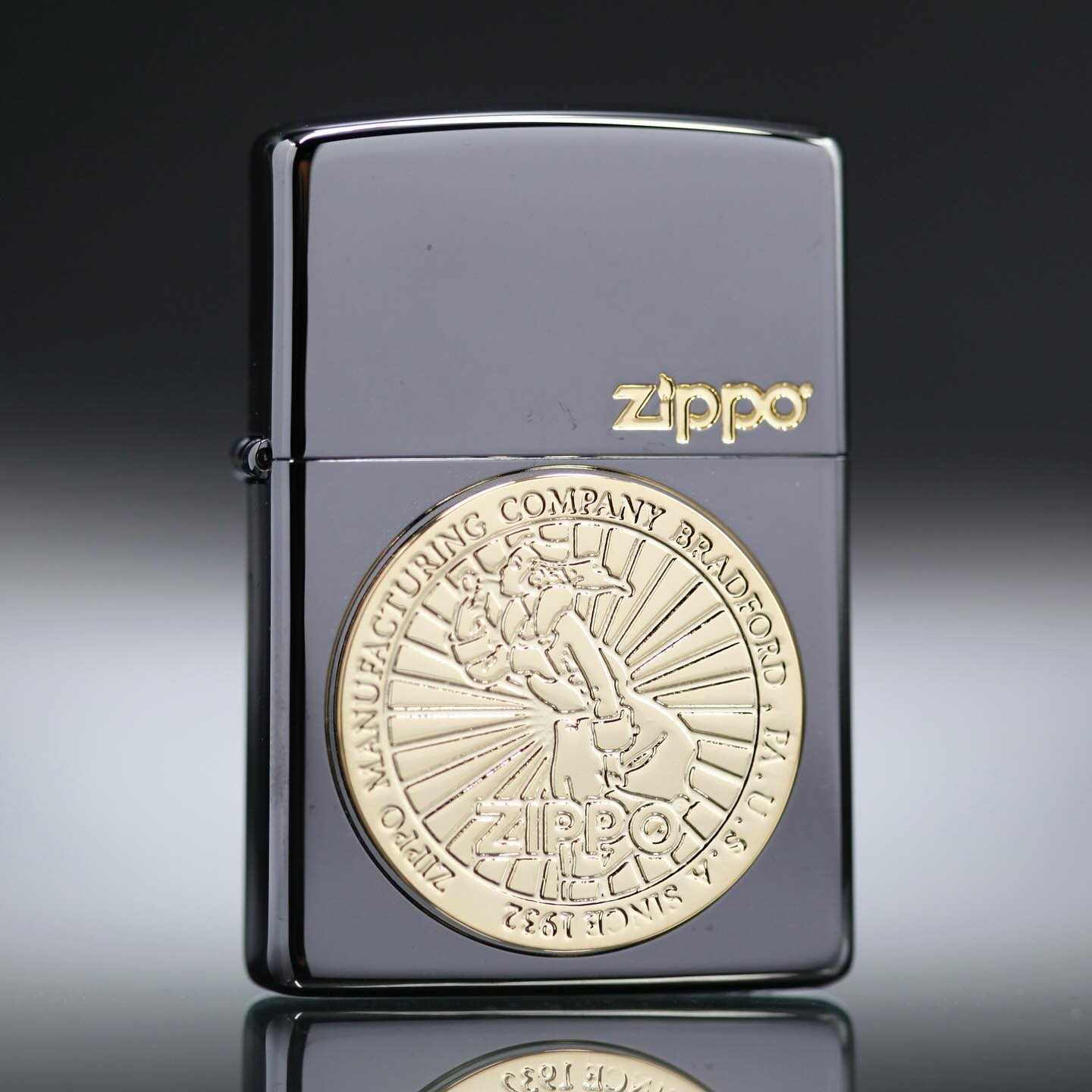 Zippo ไฟแช็กรุ่น ZJP0121 Windy Emblem (สีทอง)