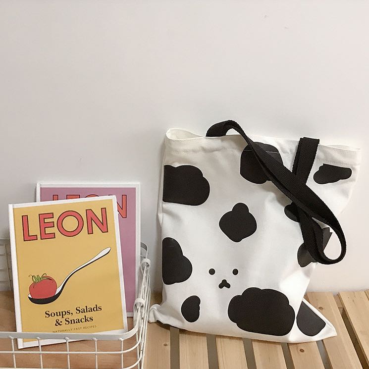 Milky tote bag