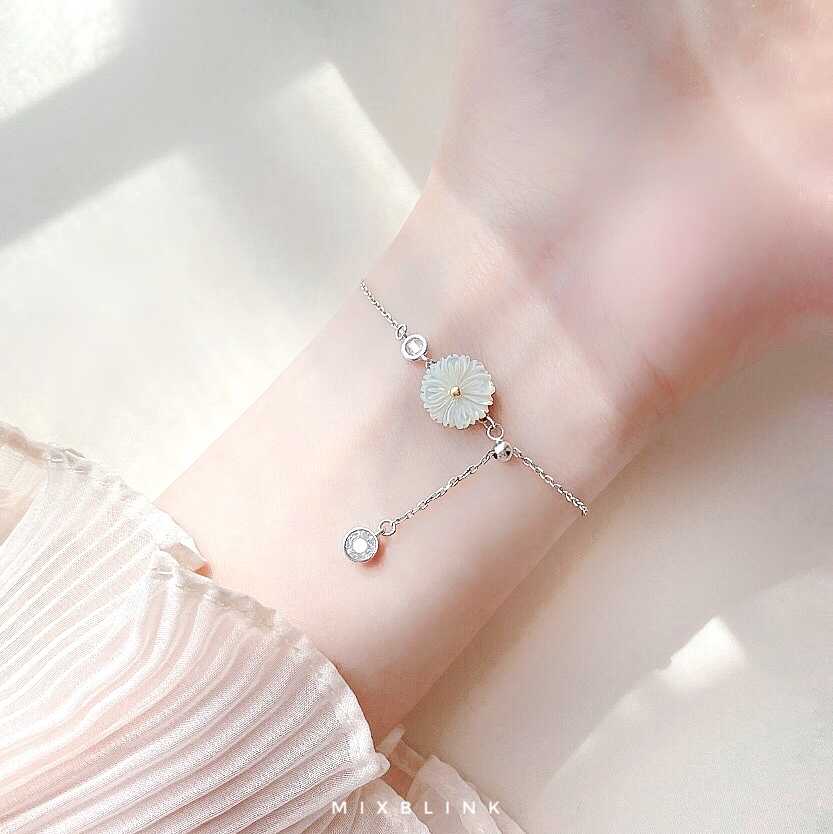 สร้อยข้อมือ Daisy - ส่งฟรี EMS ( เงินแท้ 92.5% ) #J2