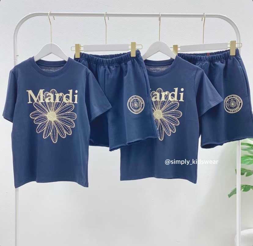 พร้อมส่ง Mardi Flower T-Shirt & Short Set (Navy/Cream)