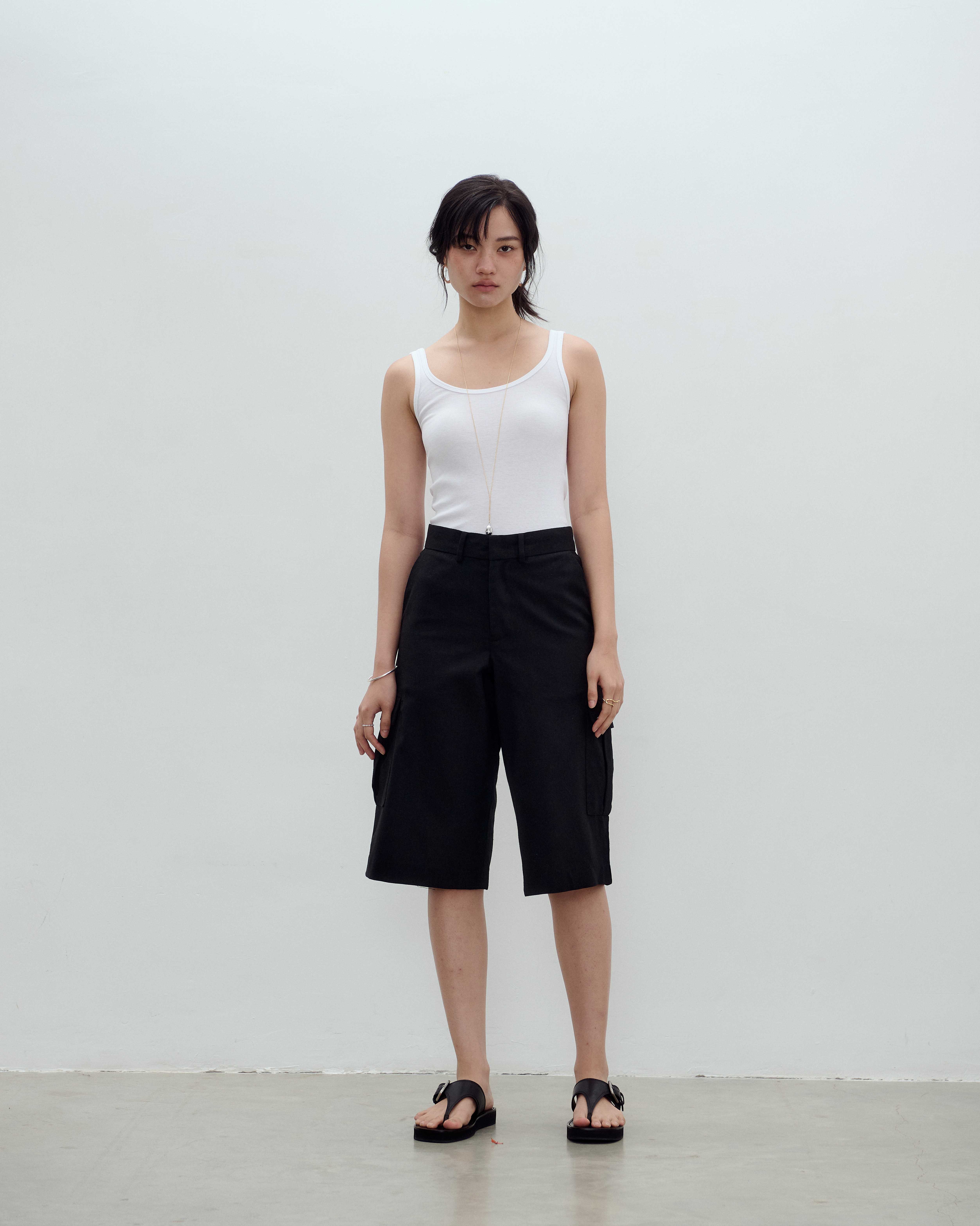 H.050 - Women Linen Cargo Shorts - Black
