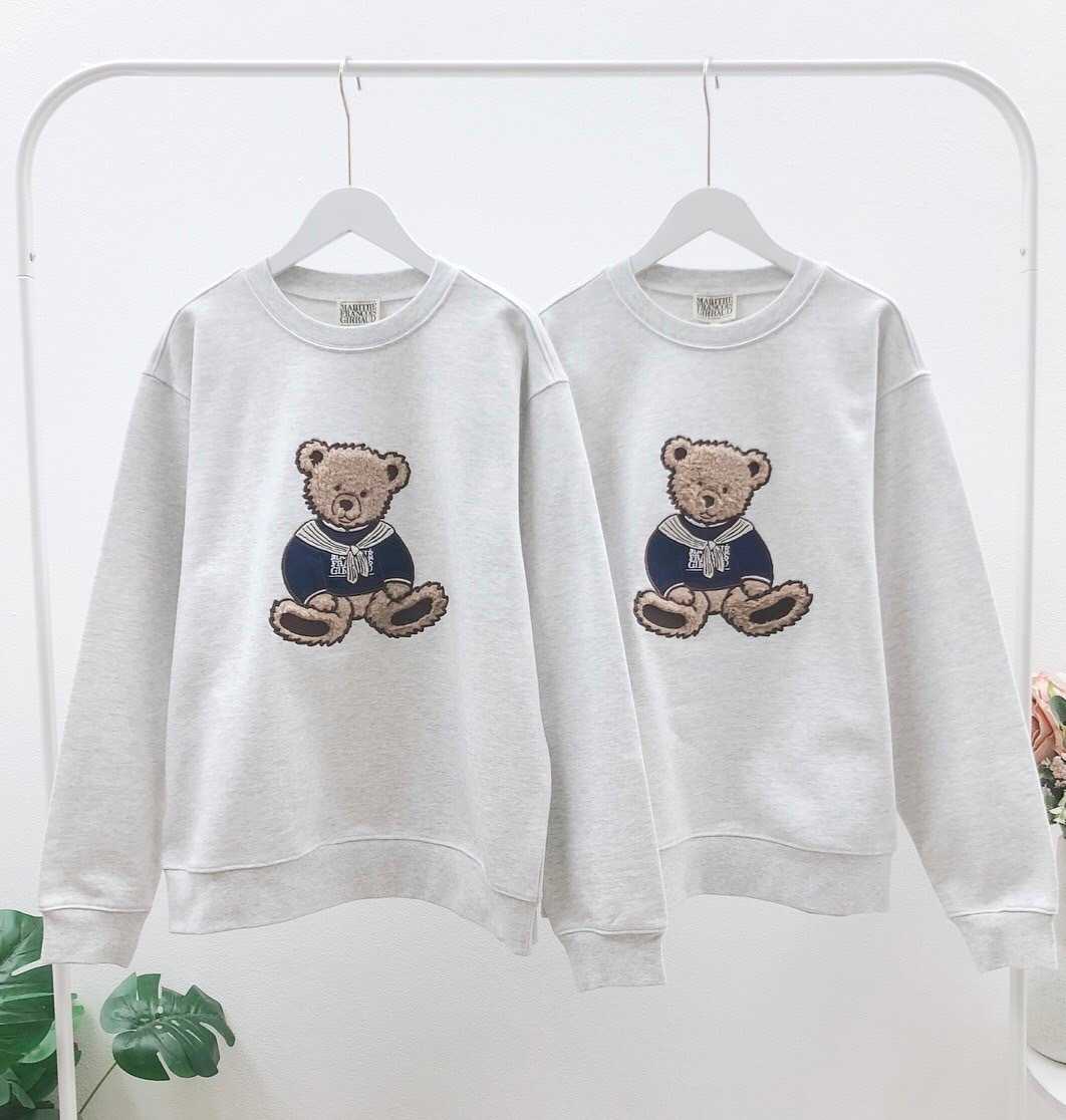 พร้อมส่ง Marithe Doodle Bear Sweatshirt (Grey)