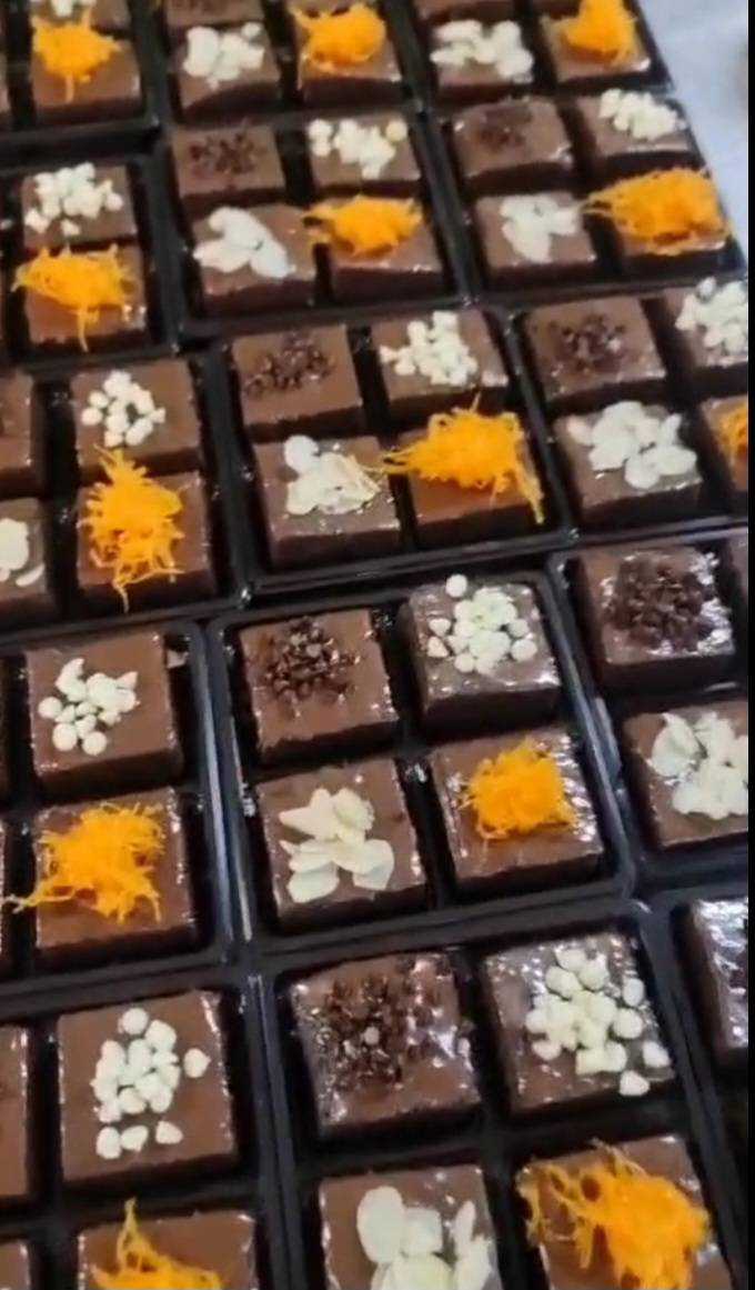 70.7 บราวนี่FC4ช่อง 440-/20แพค (22-)