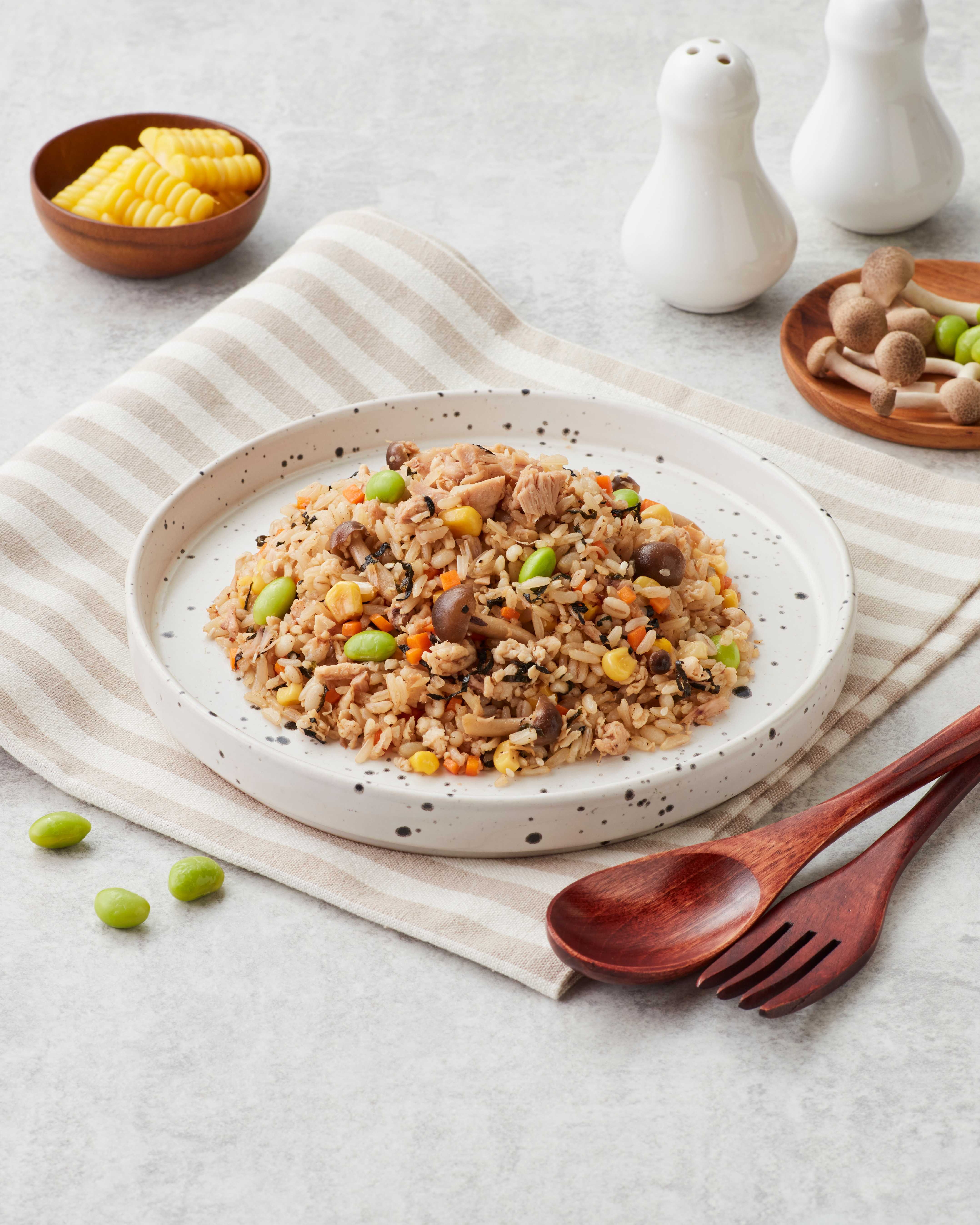 ข้าวผัดทูน่า + อกไก่ญี่ปุ่น