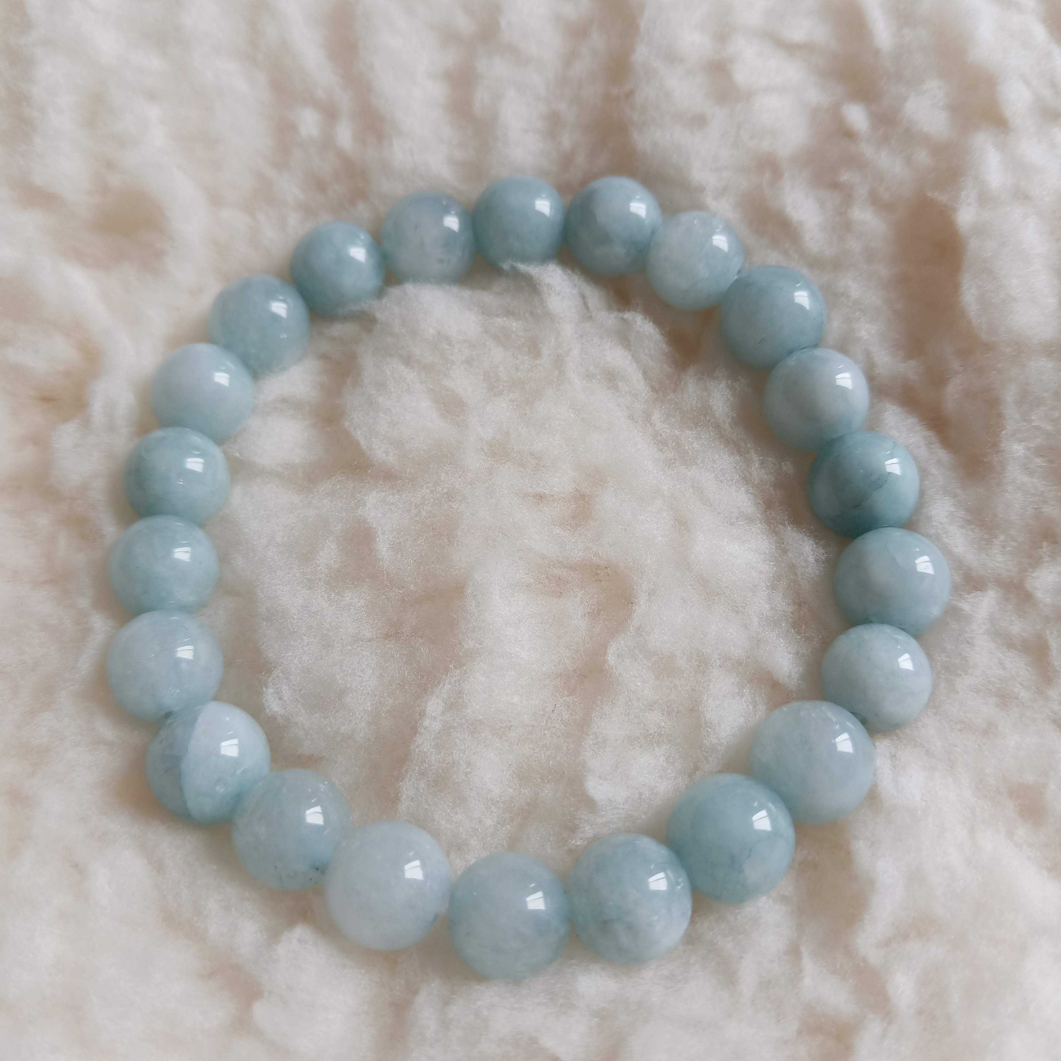 Aquamarine กำไลหินเสริมดวง อความารีน
