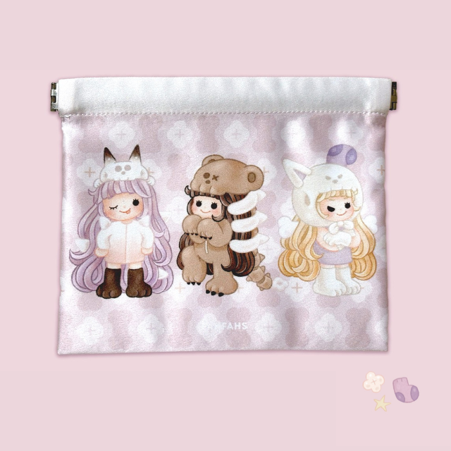 CLIP POUCH -MUSEUM OF MONSTERS