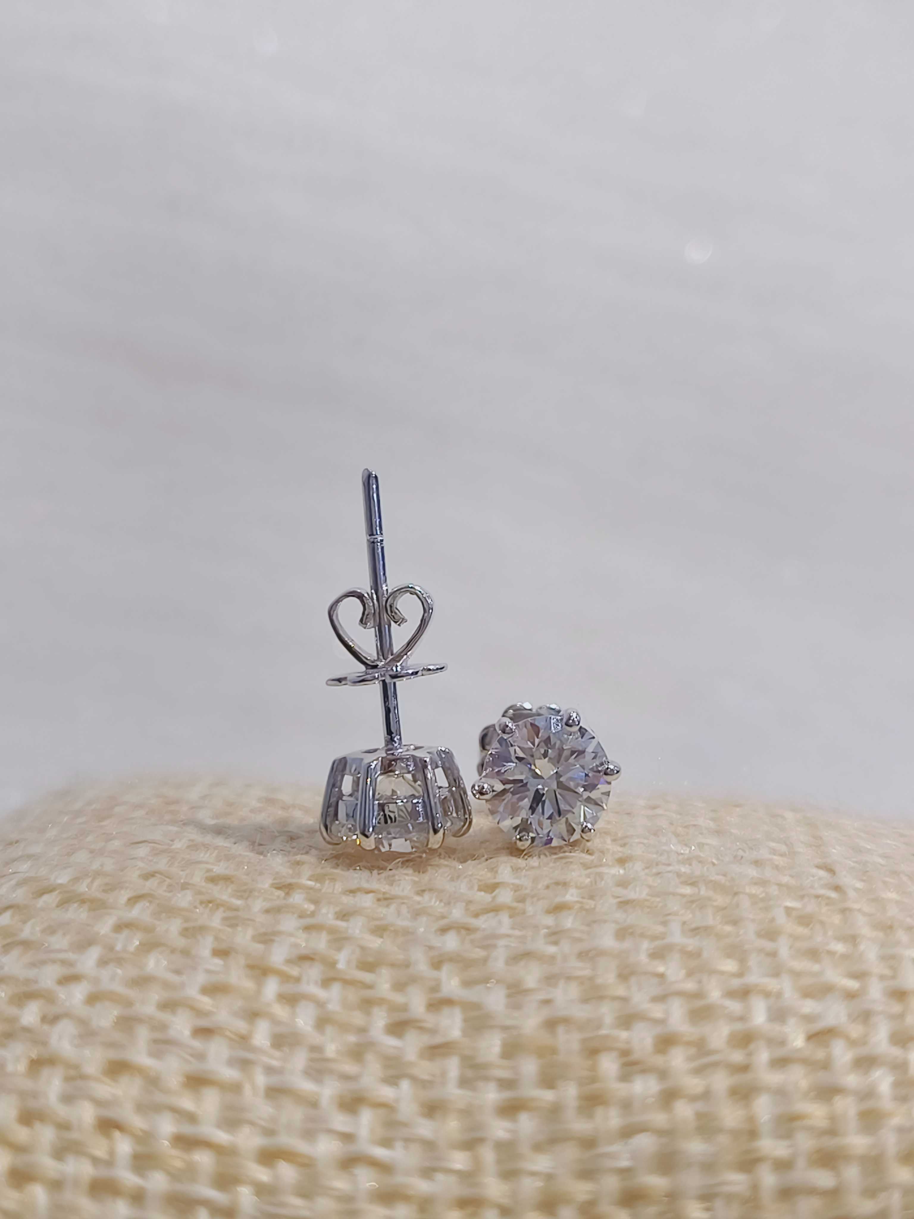 ต่างหูเม็ดเดี่ยว 6 เตย 1.0/1.0ct (9k)