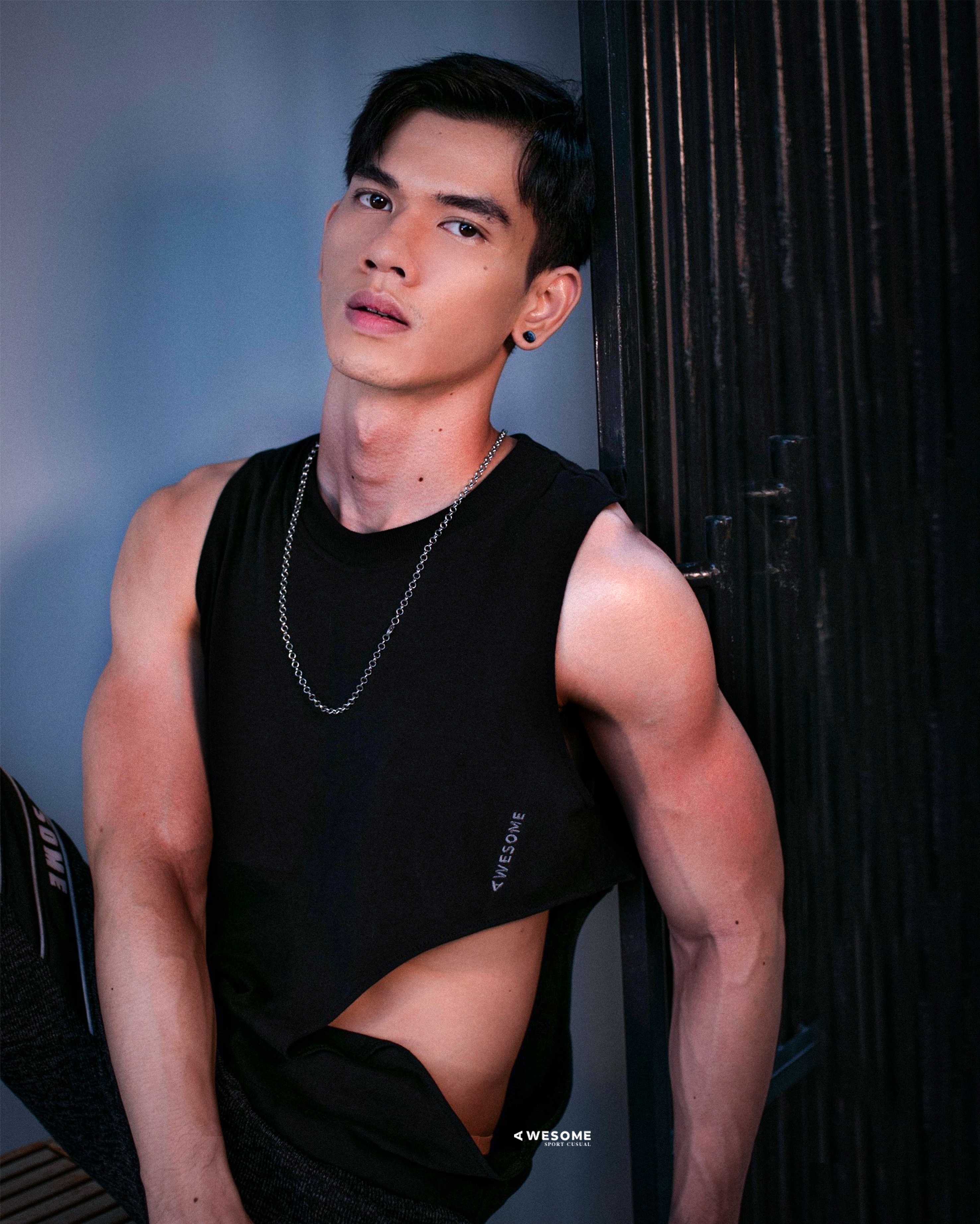 V902 เสื้อกล้ามเว้าข้างแฟชั่น awesome sport