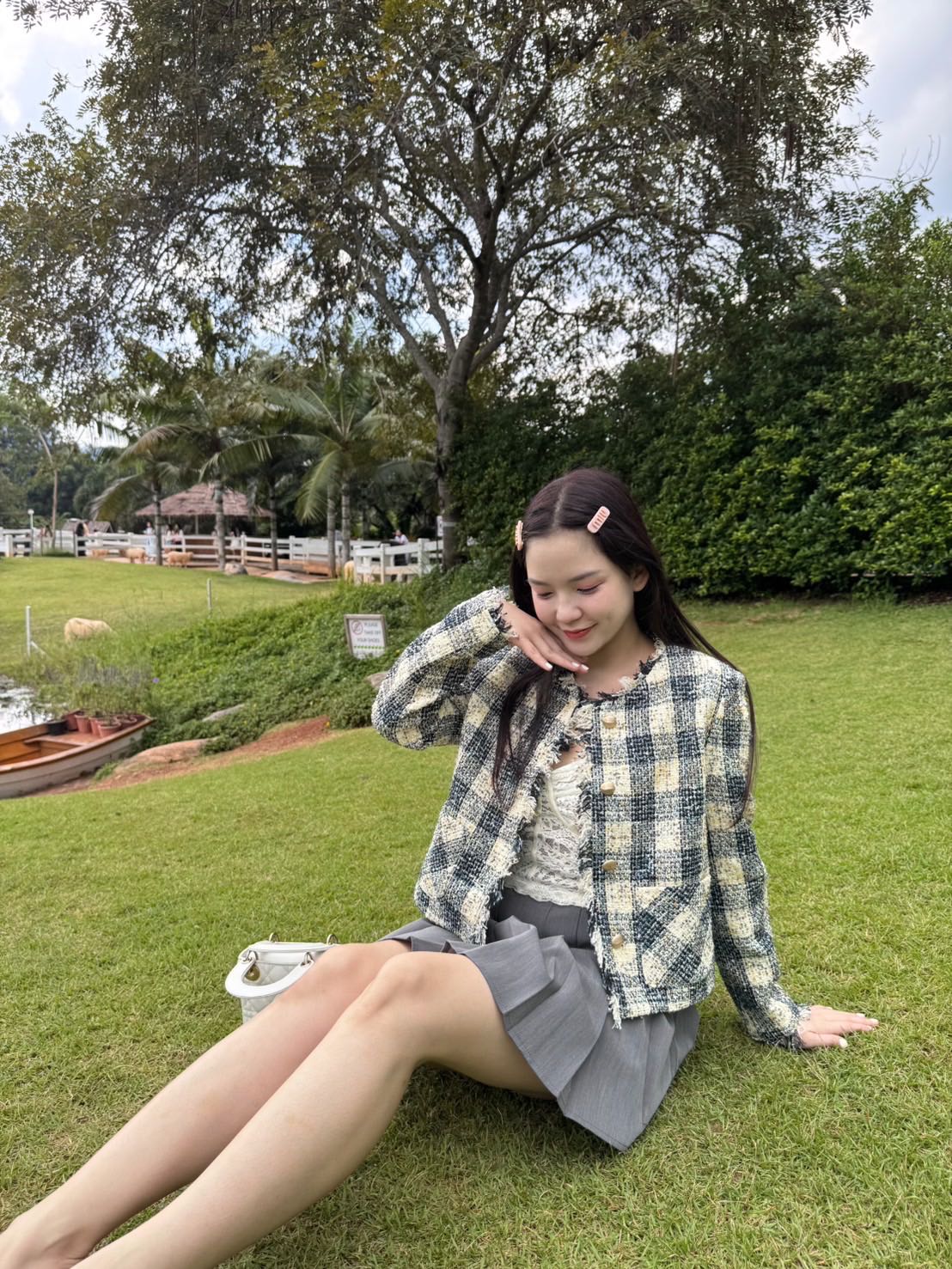 M053 - Checkered tweed