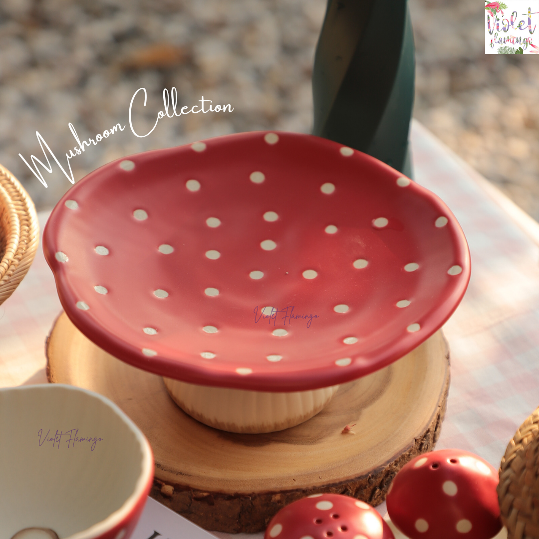 Mushroom Cake Stand พานขนมรุ่นน้องเห็ด ขนาดกว้าง 23 cm. สูง 9.5 cm.