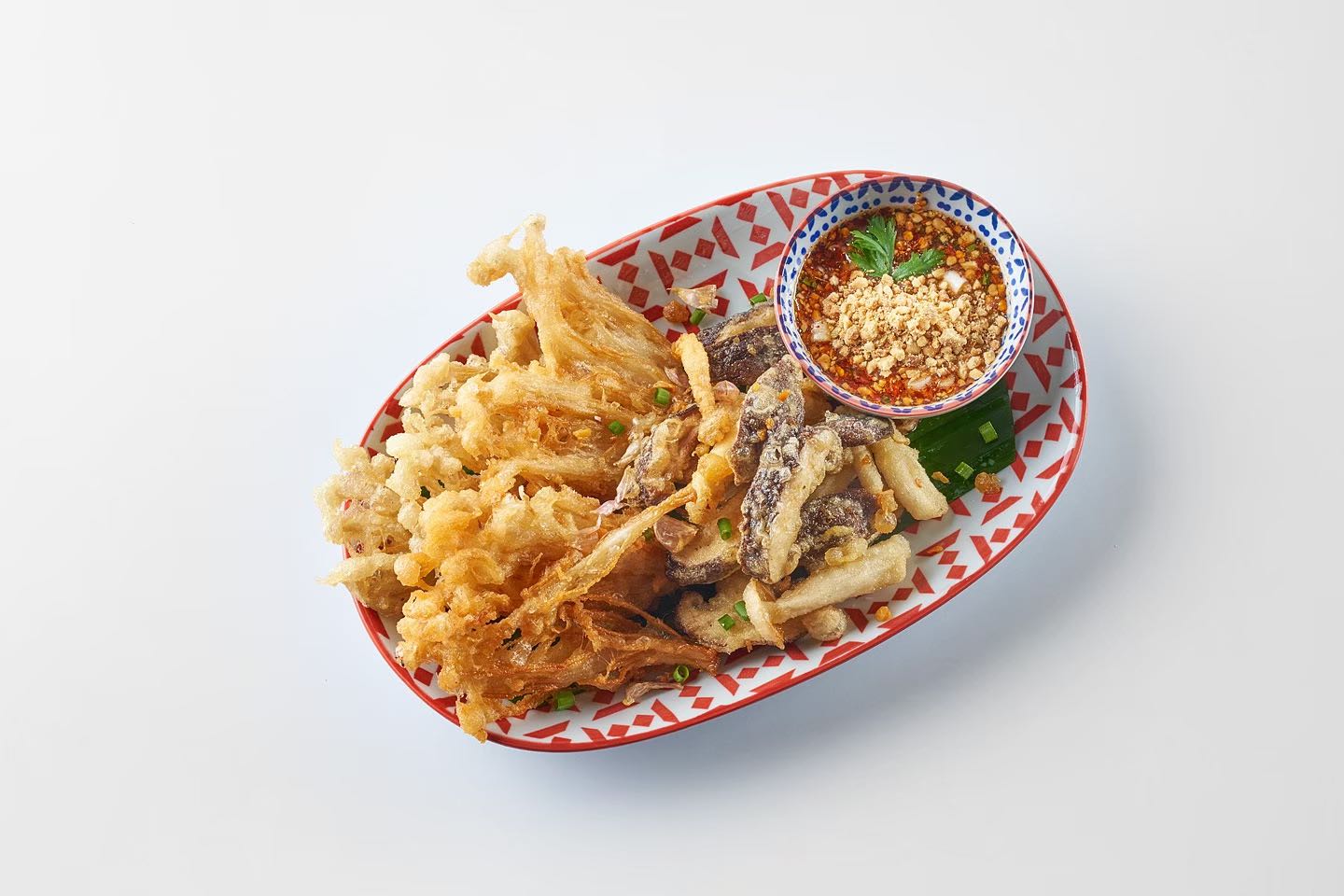 เห็ดรวมทอด • Deep-Fried Mushroom