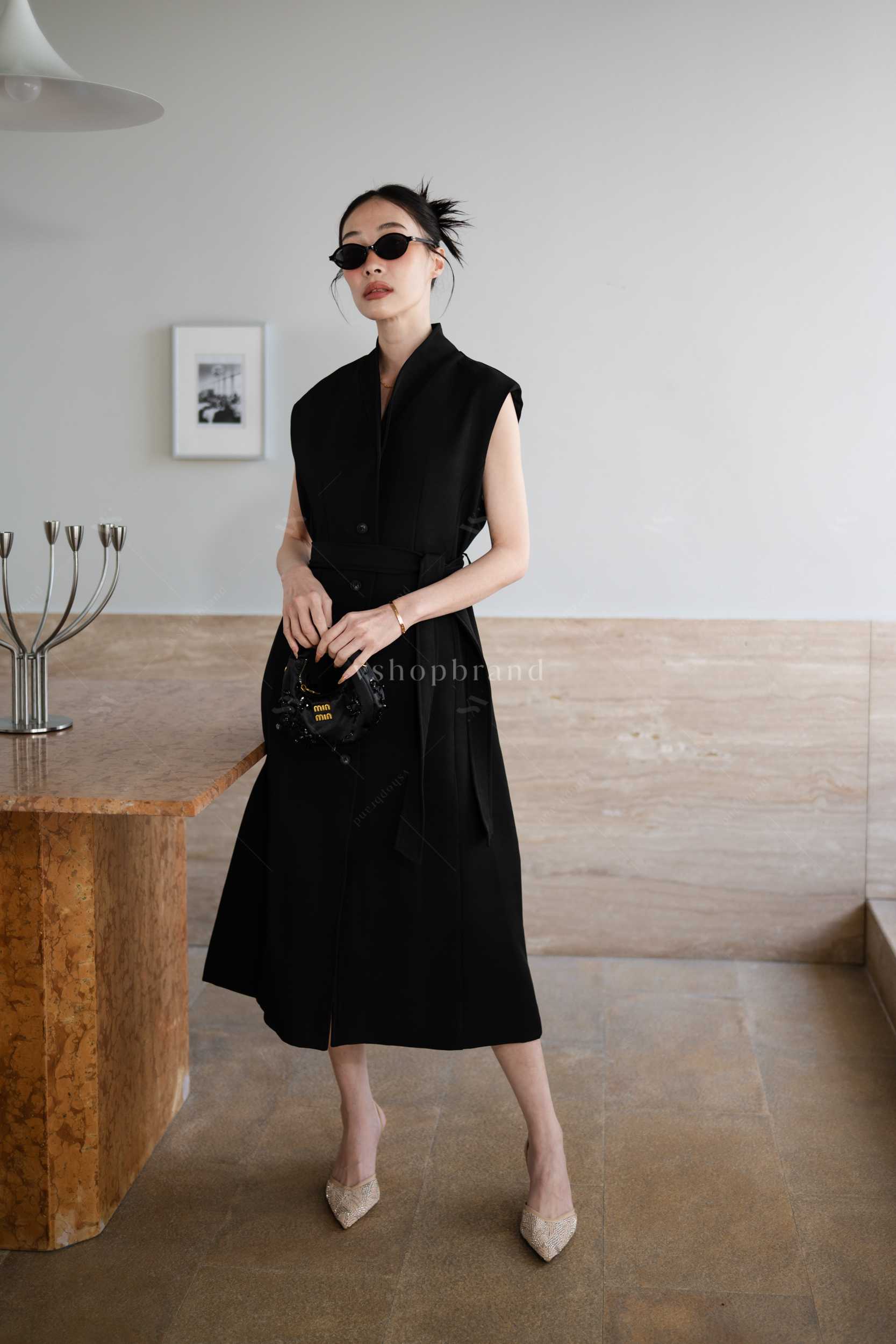 เดรสสูทแขนกุดกระดุมหน้า + เข็มขัดผ้า