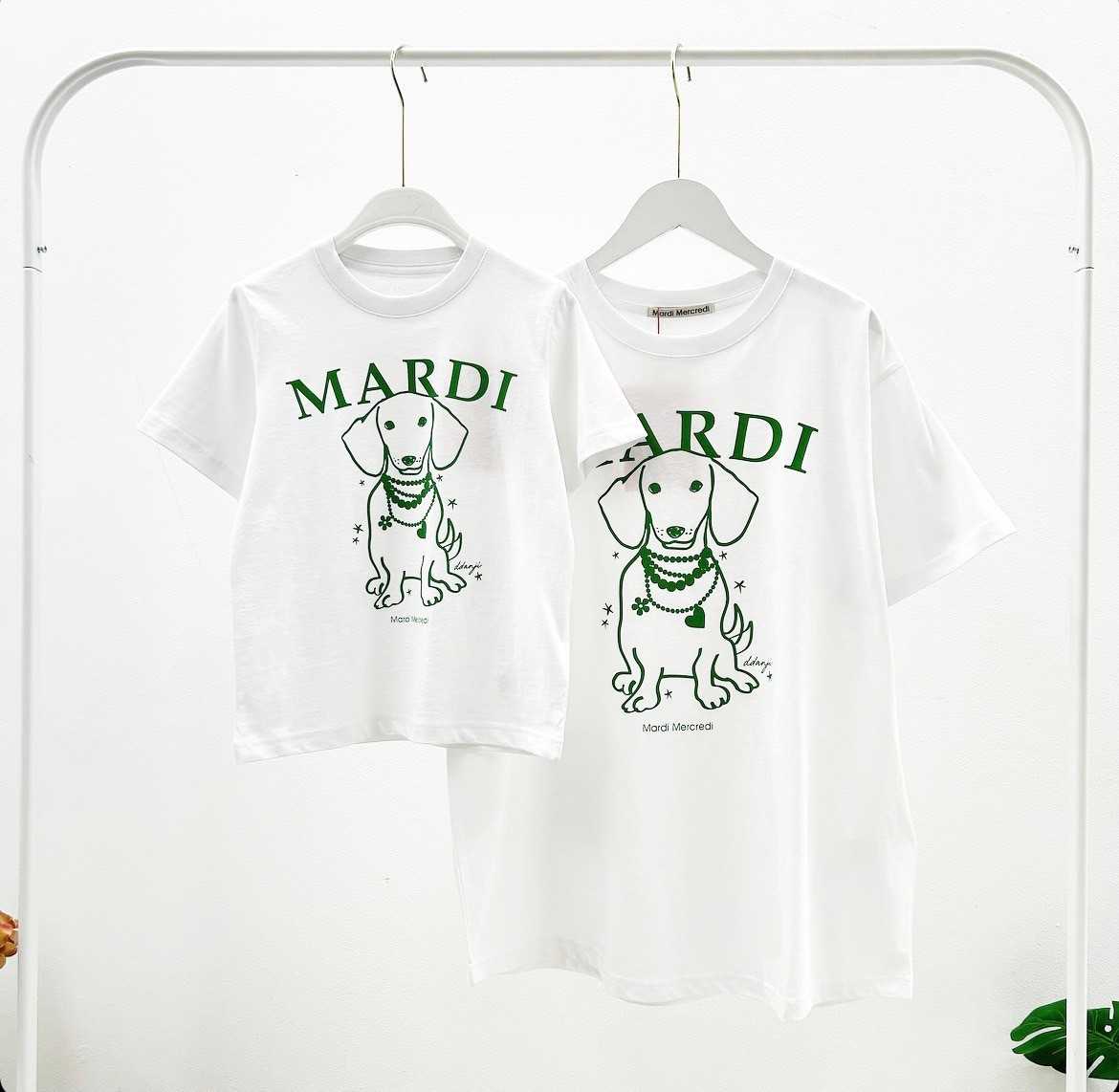 Mardi  Pearl Necklace swing the tail T-Shirt