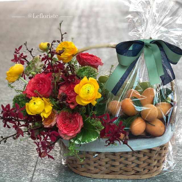 กระเช้าผลไม้ ของขวัญ Elegant Grace 10  (ผลไม้สุดพิเศษตามฤดูกาล)