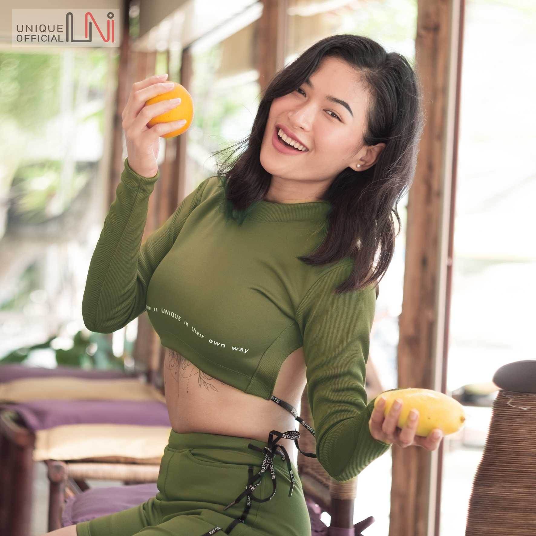 UNI-221  เสื้อครอปเเขนยาว unique