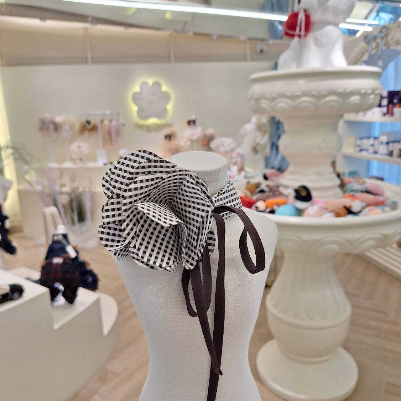 Ouir dire (M)Brown Check Camellia collar