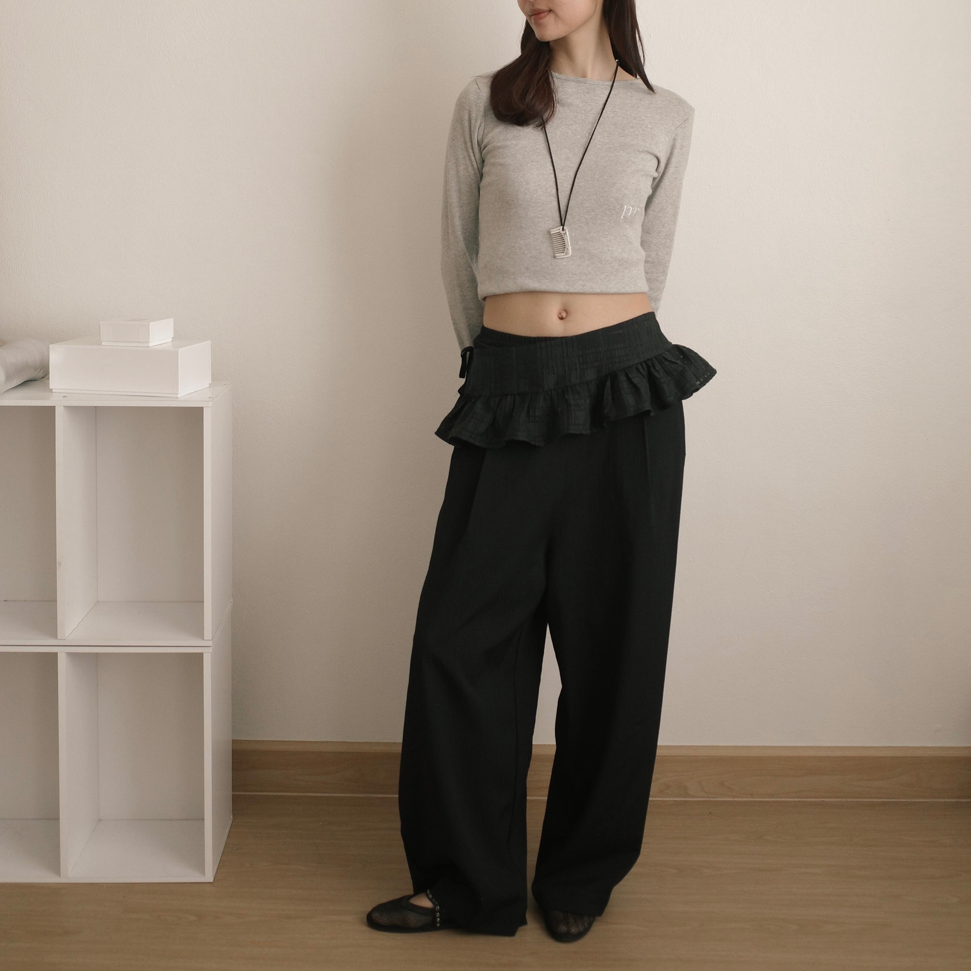 Moda set in black