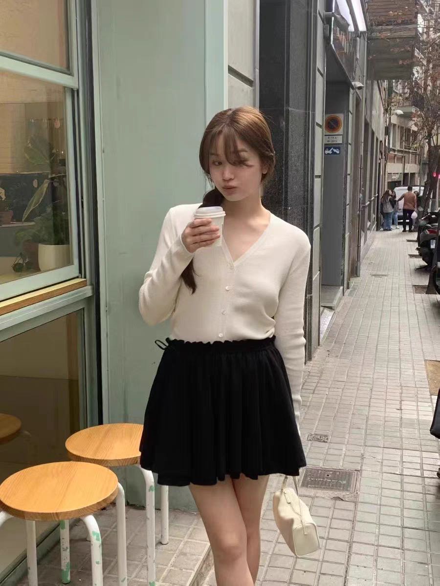 Ounce Korea(Pre-order 10-15 day) Slim Fit V-neck Cardigan