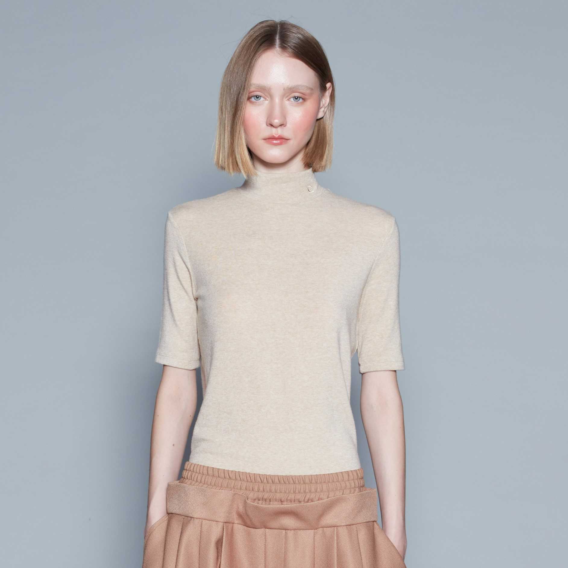 TURTLE NECK TOP (BEIGE)