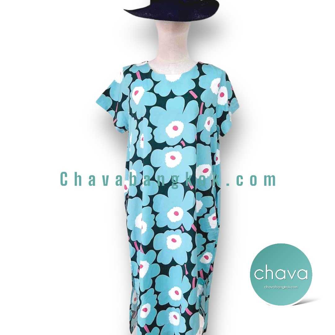 NEW!! Maxi Dress เดรสยาว สีฟ้า คอกลม ลายดอกไม้มาลิเมกโกะ กระดุมหลัง กระเป๋า 2 ข้าง