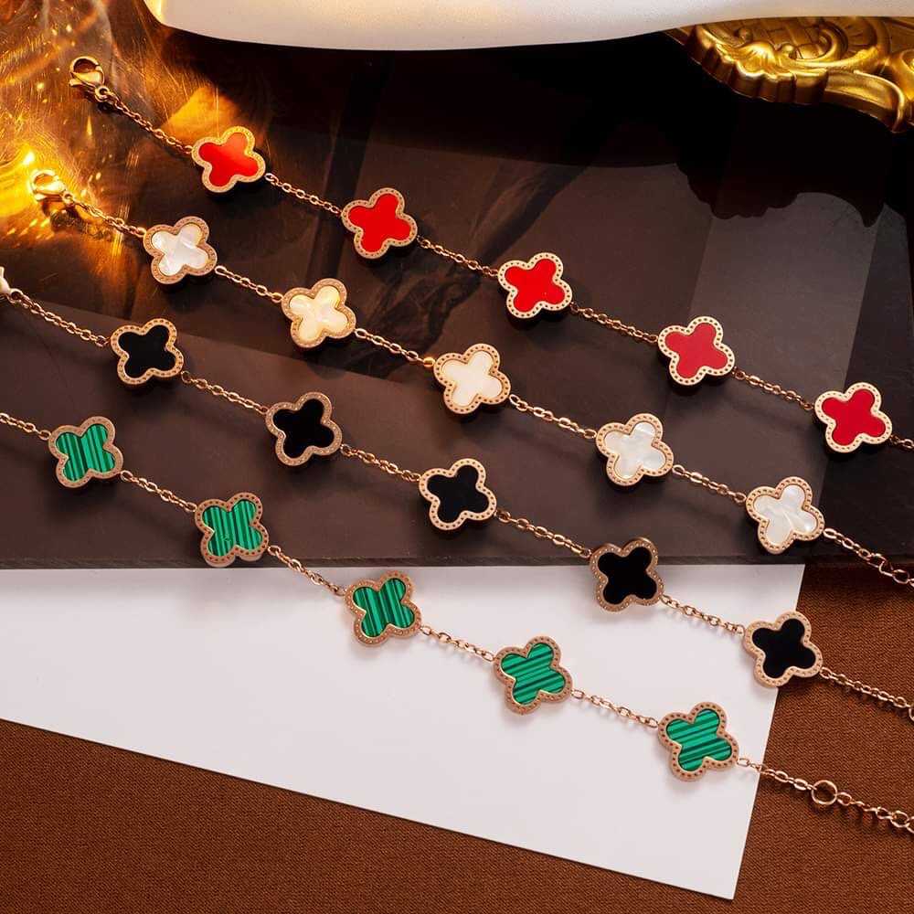 สร้อยข้อมือ Van Cleef สีขาวนาค