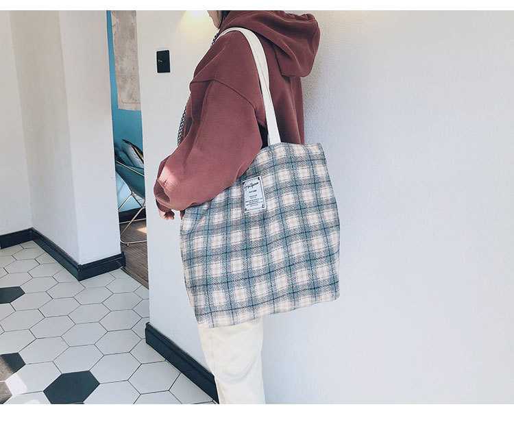 J134 🌻กระเป๋าผ้า WOOL TARTAN ย้อนยุค สะพายไหล่เกร๋ๆ 🧶🧵