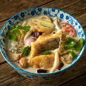 ต้มข่าปลากระพงเห็ดรวม • Seabass Coconut Soup