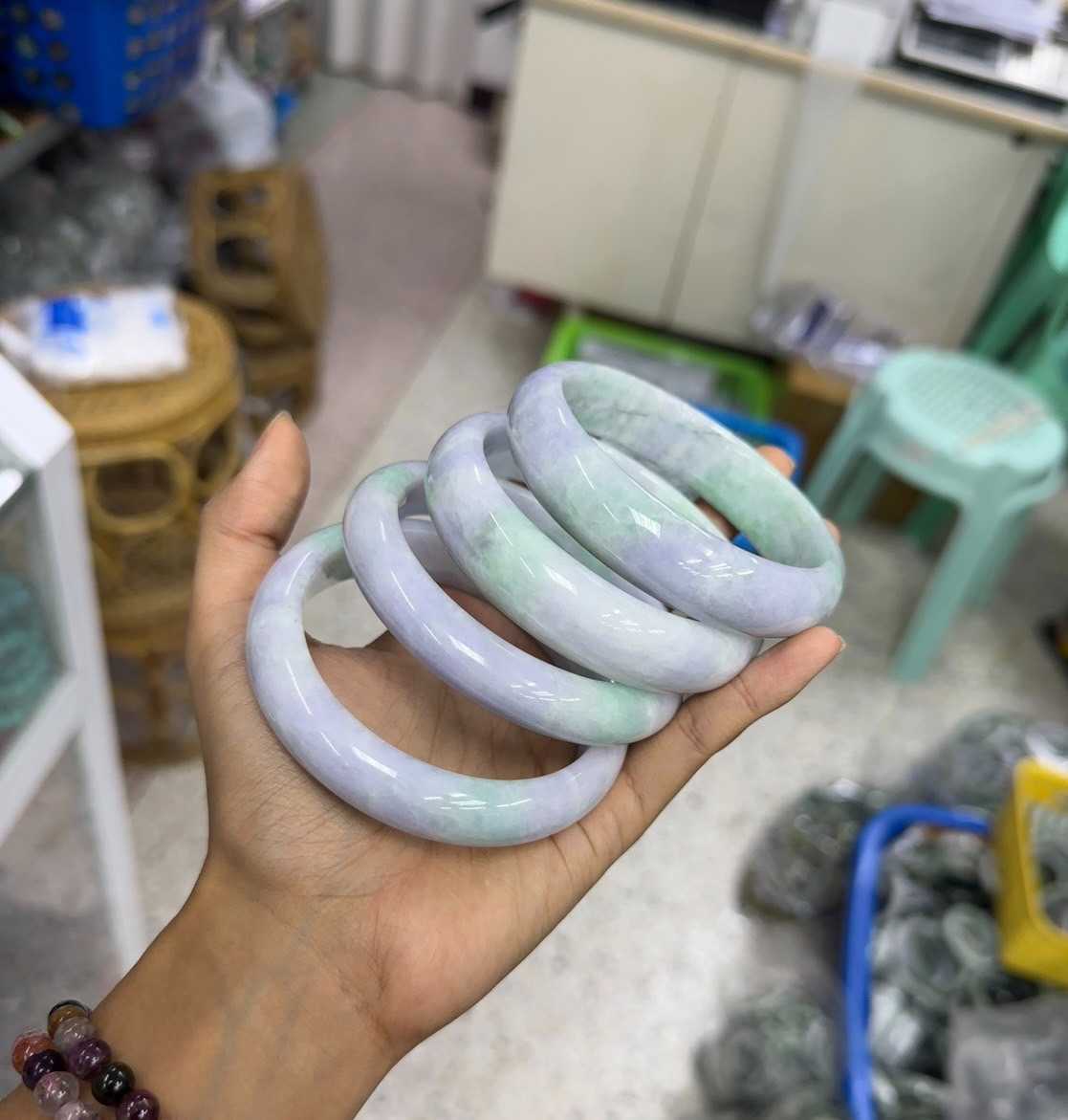 กำไลหยกเจไดต์ท้องปลิง โทนกินบ่เซี่ยง Natural Jadeite ร่ำรวย มีกินใช้ไม่มีวันหมด