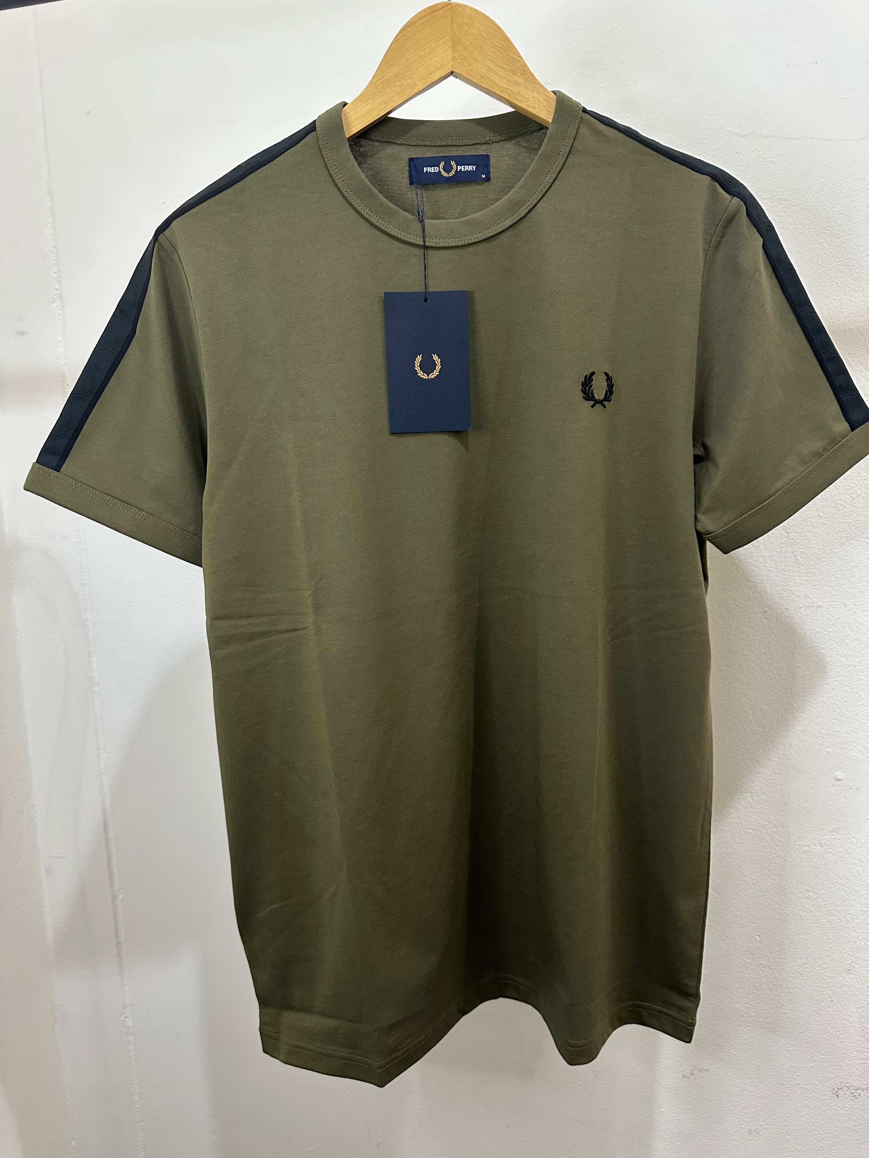 Fred perry tape ringer สีเขียวแถบเขียว