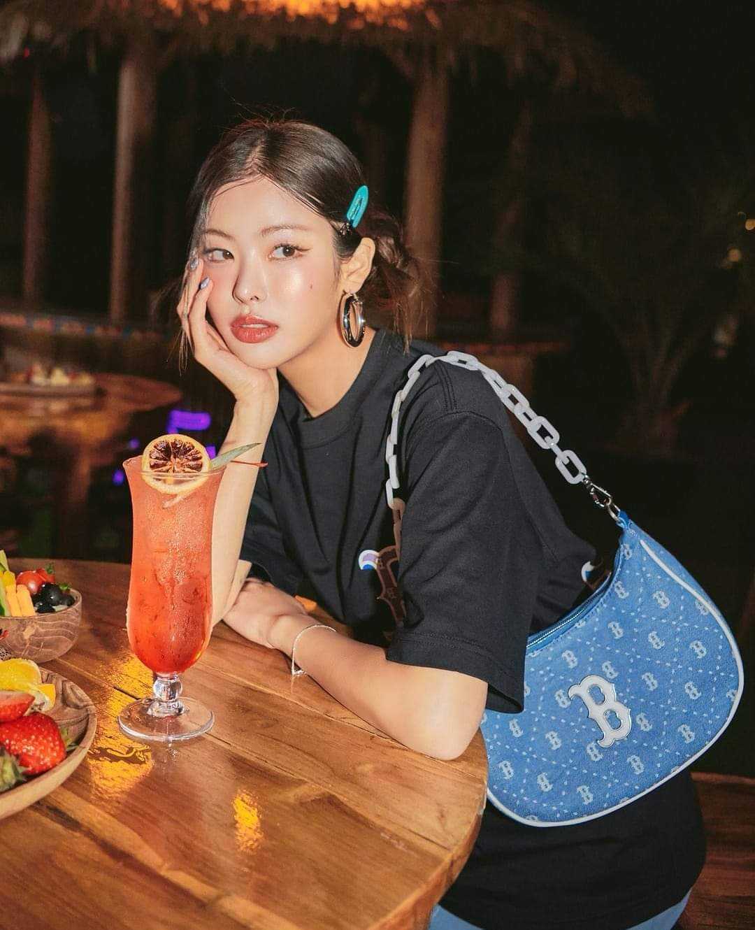 Sale🔥🔥MLB Dia Monogram Jacquard Denim Hobo Bag   กระเป๋าสะพายโฮโบ ยีนส์ สียีนส์เข้ม/ยีนส์อ่อน