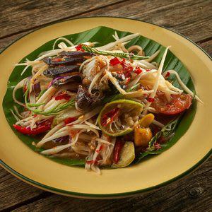 ส้มตำปูปลาร้า • Papaya Salad with Pickled Fish in San Style