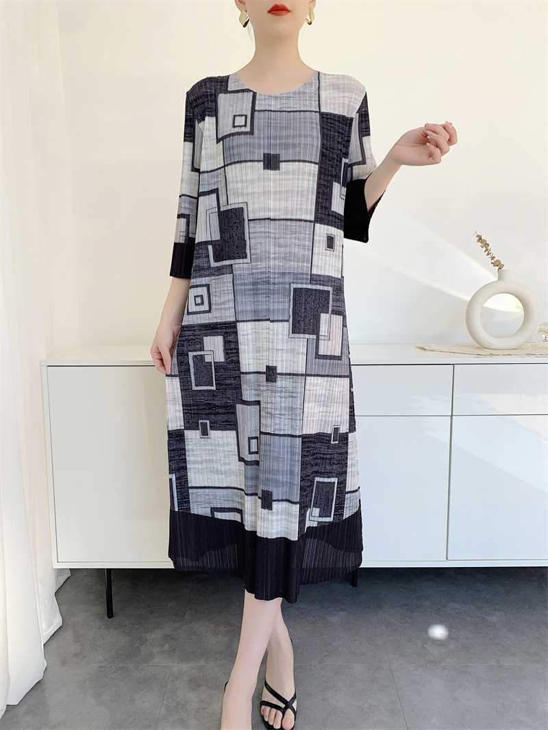 Pleatbynisa เสื้ออัดพลีท A749 เนื้อผ้าPolyester100%