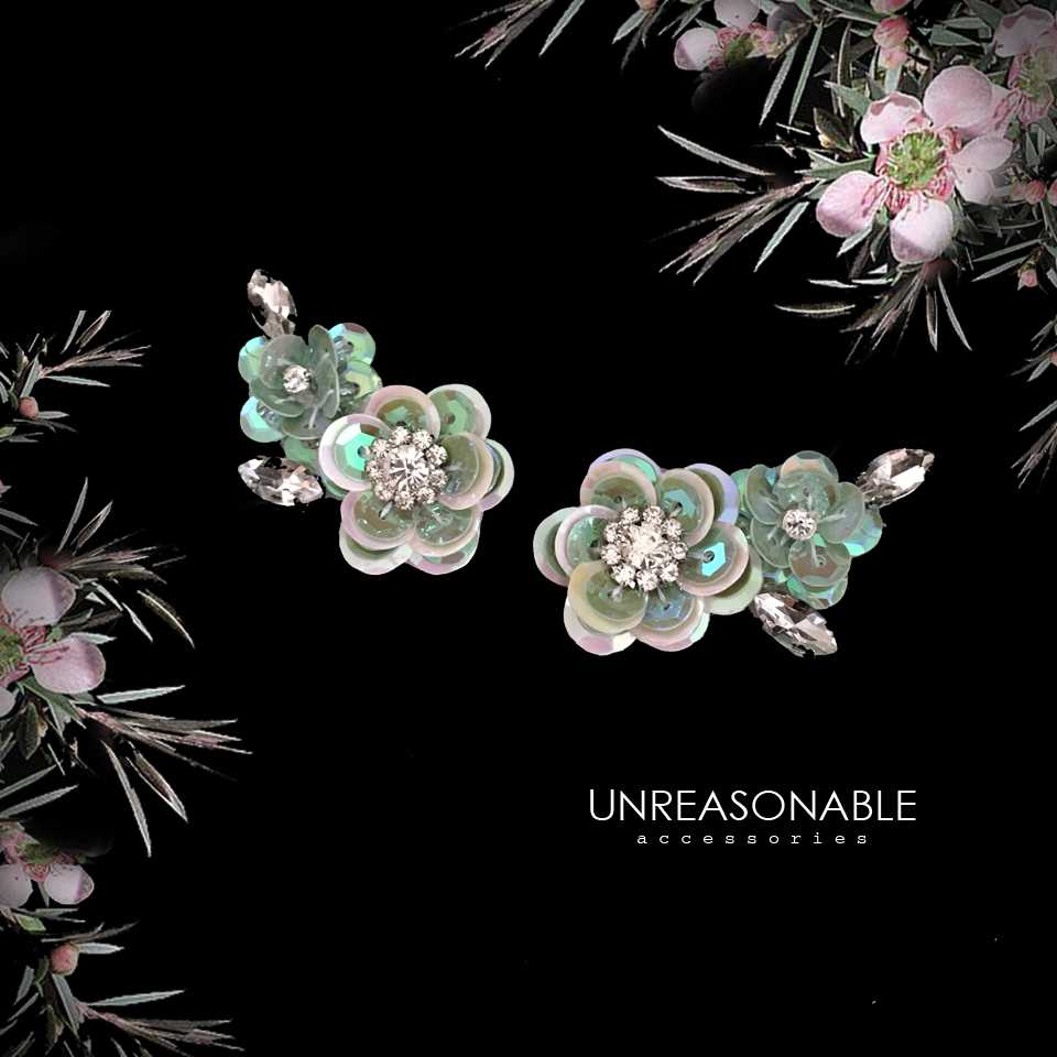 UA0527-02 #Green #Stud #Flower #Earrings