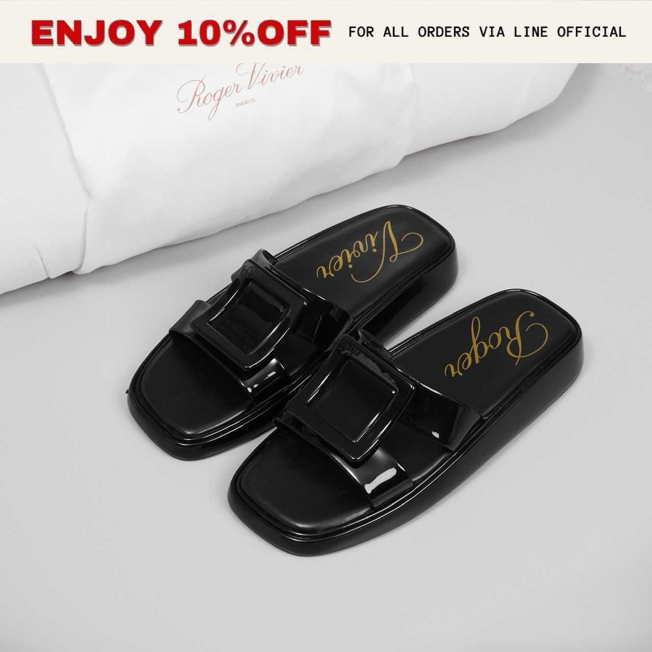 📍LIKE NEW📍ROGER VIVIER Vivier Leather Slide Sandals สี Black Patent | Shoes