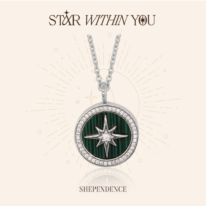 สร้อยคอสเตลล่าล็อคเก็ตลายหินมาลาไคท์  S925(Stellar Evergreen Locket Necklace)
